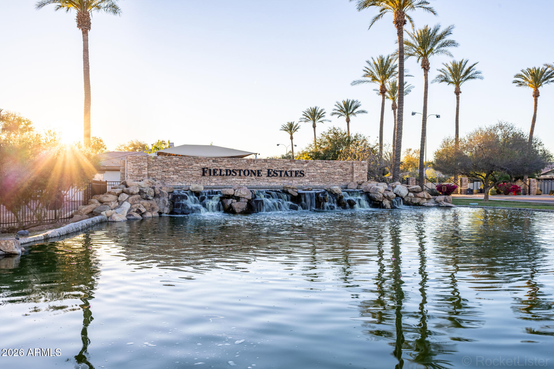 851 E DESERT INN Drive