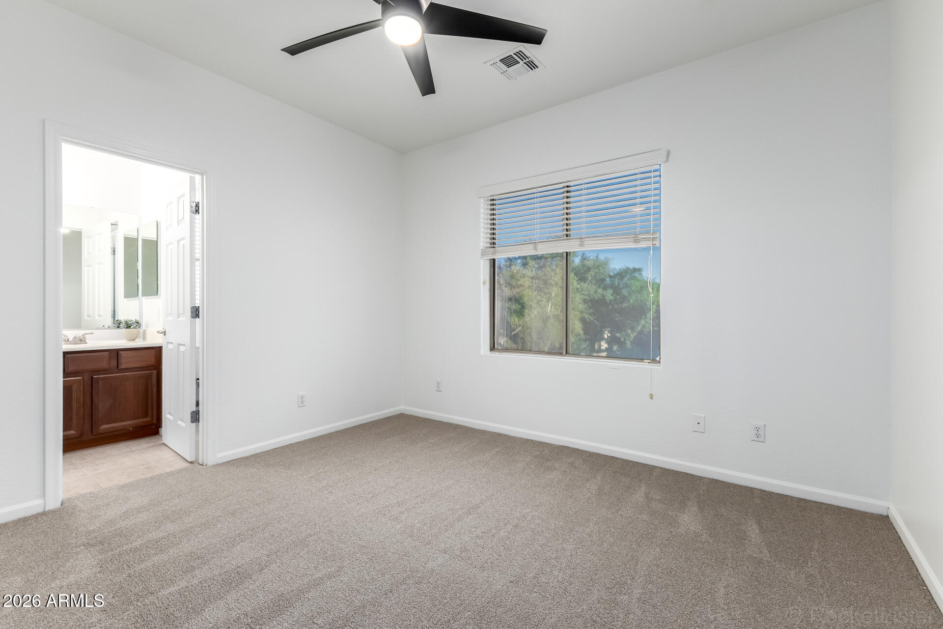 851 E DESERT INN Drive