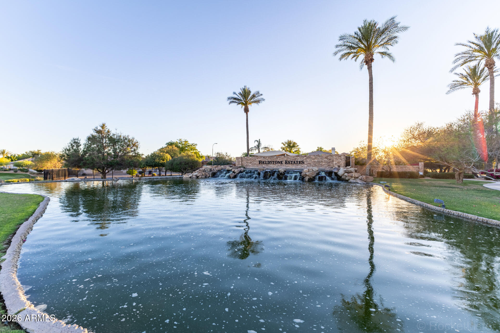 851 E DESERT INN Drive