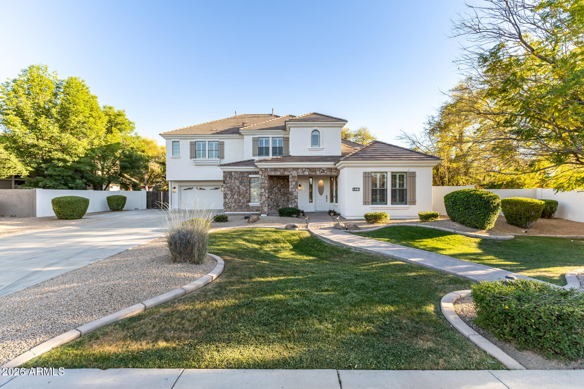 851 E DESERT INN Drive