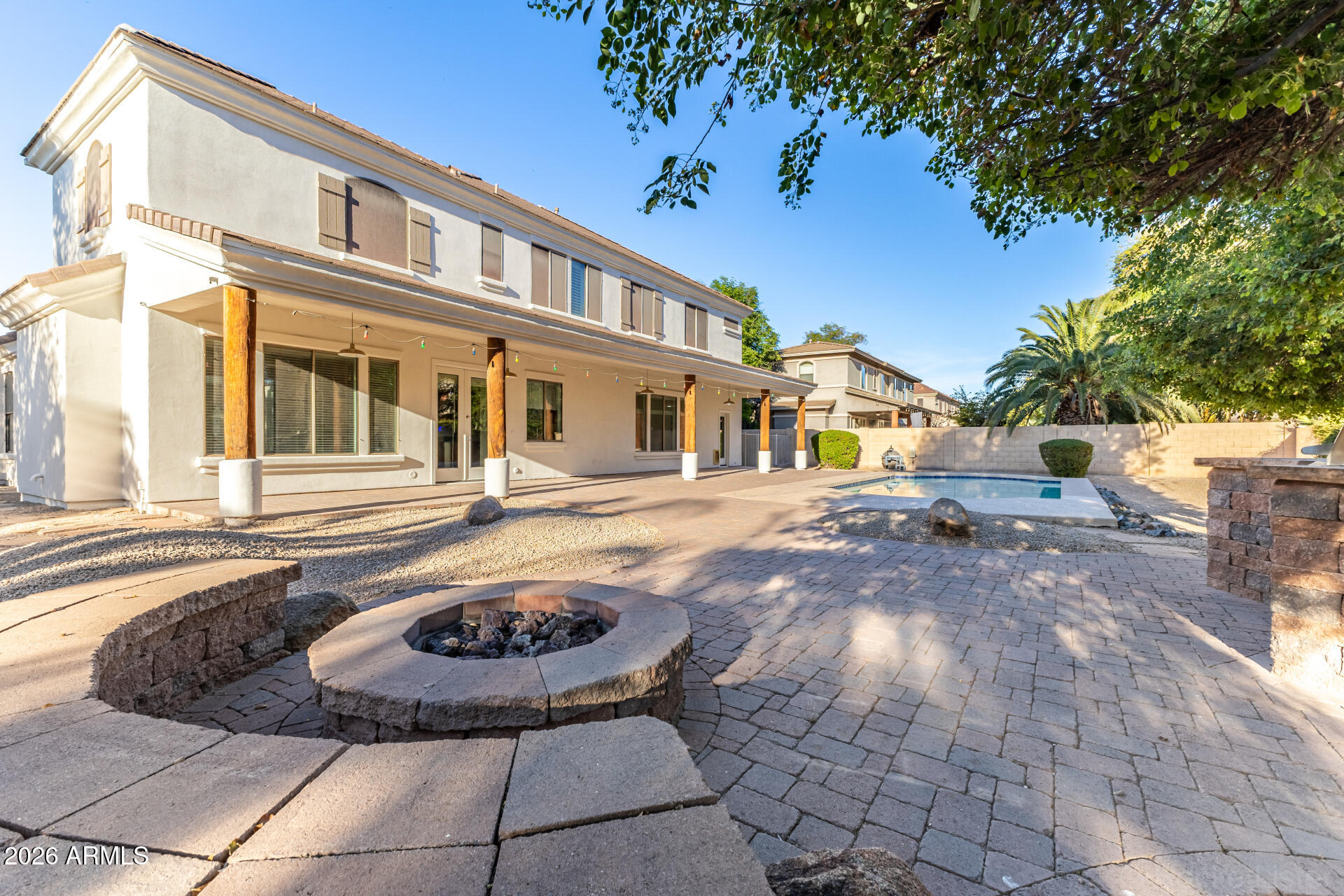 851 E DESERT INN Drive