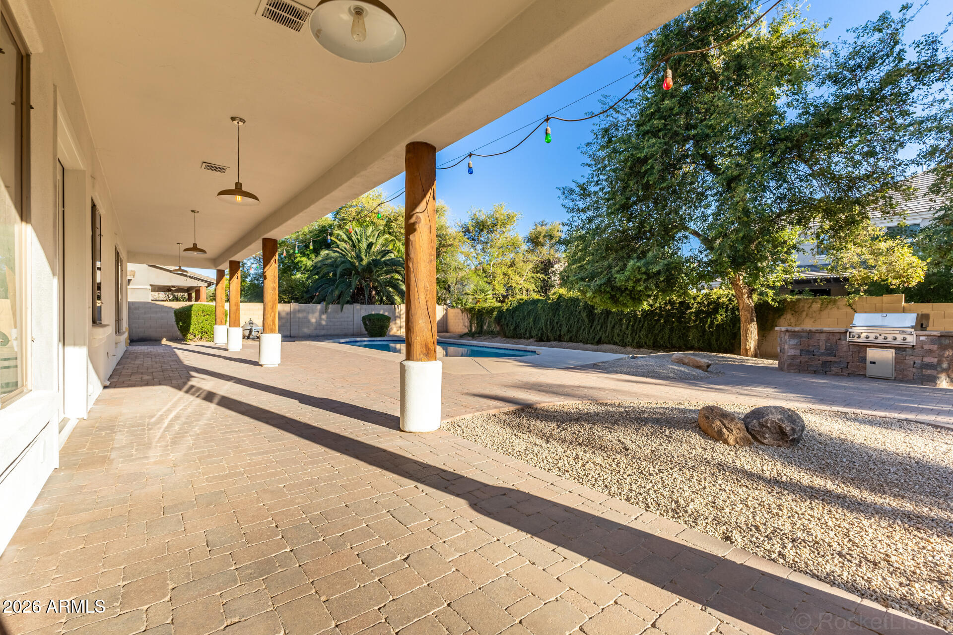 851 E DESERT INN Drive
