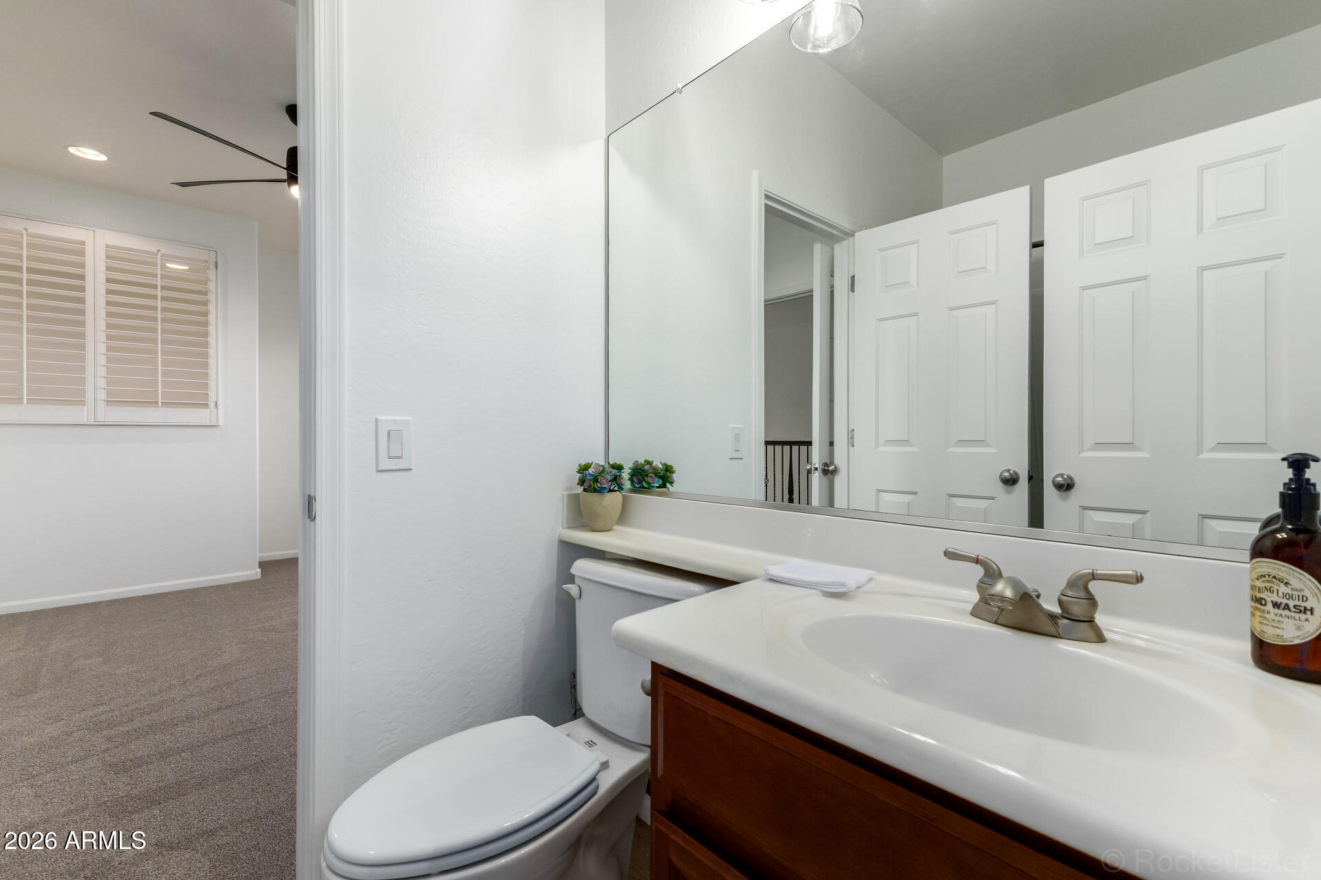 851 E DESERT INN Drive