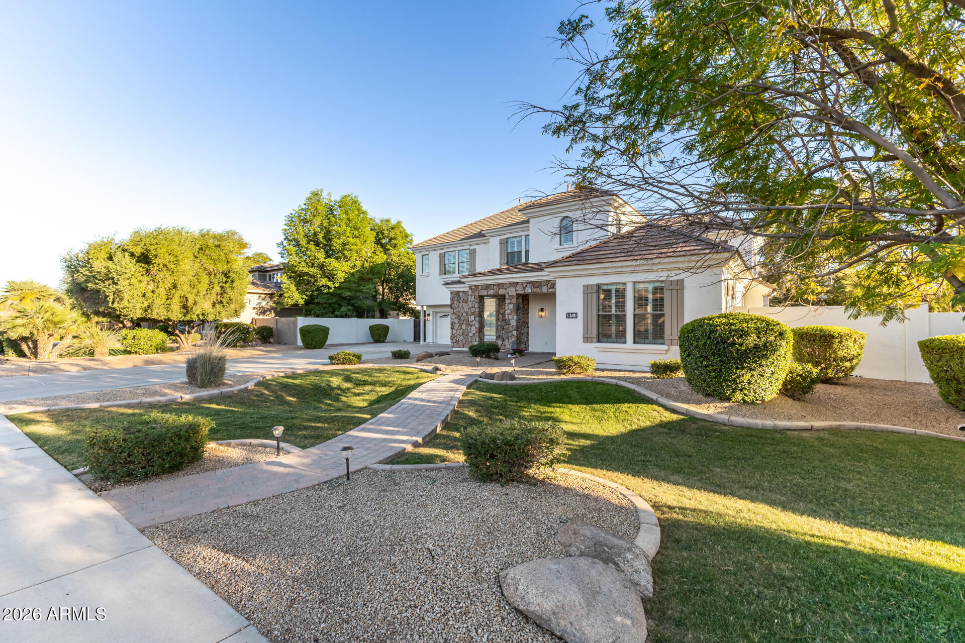 851 E DESERT INN Drive