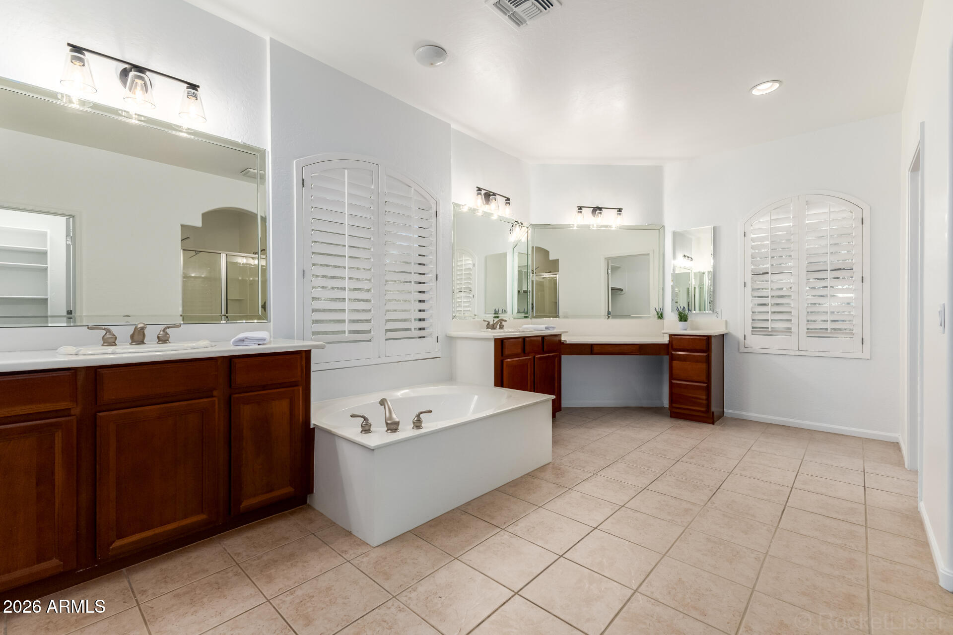 851 E DESERT INN Drive