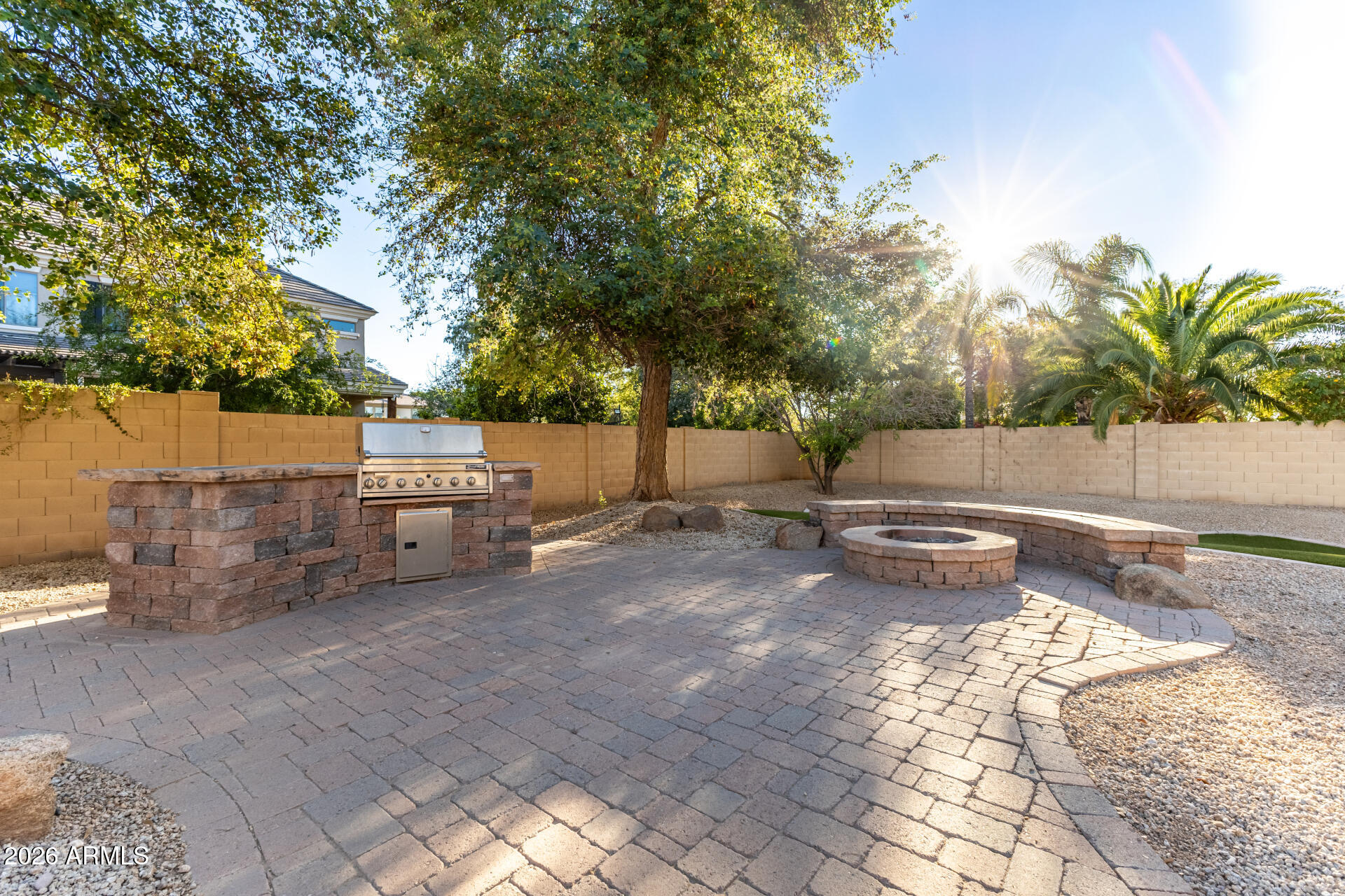 851 E DESERT INN Drive