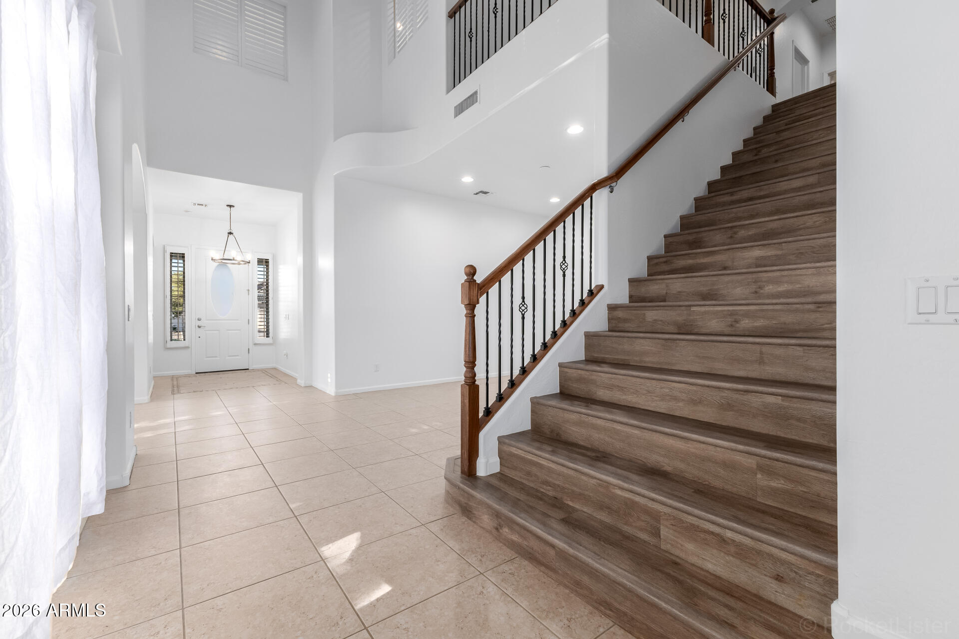 851 E DESERT INN Drive