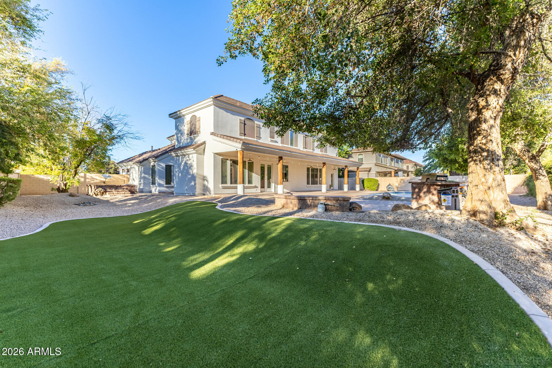 851 E DESERT INN Drive