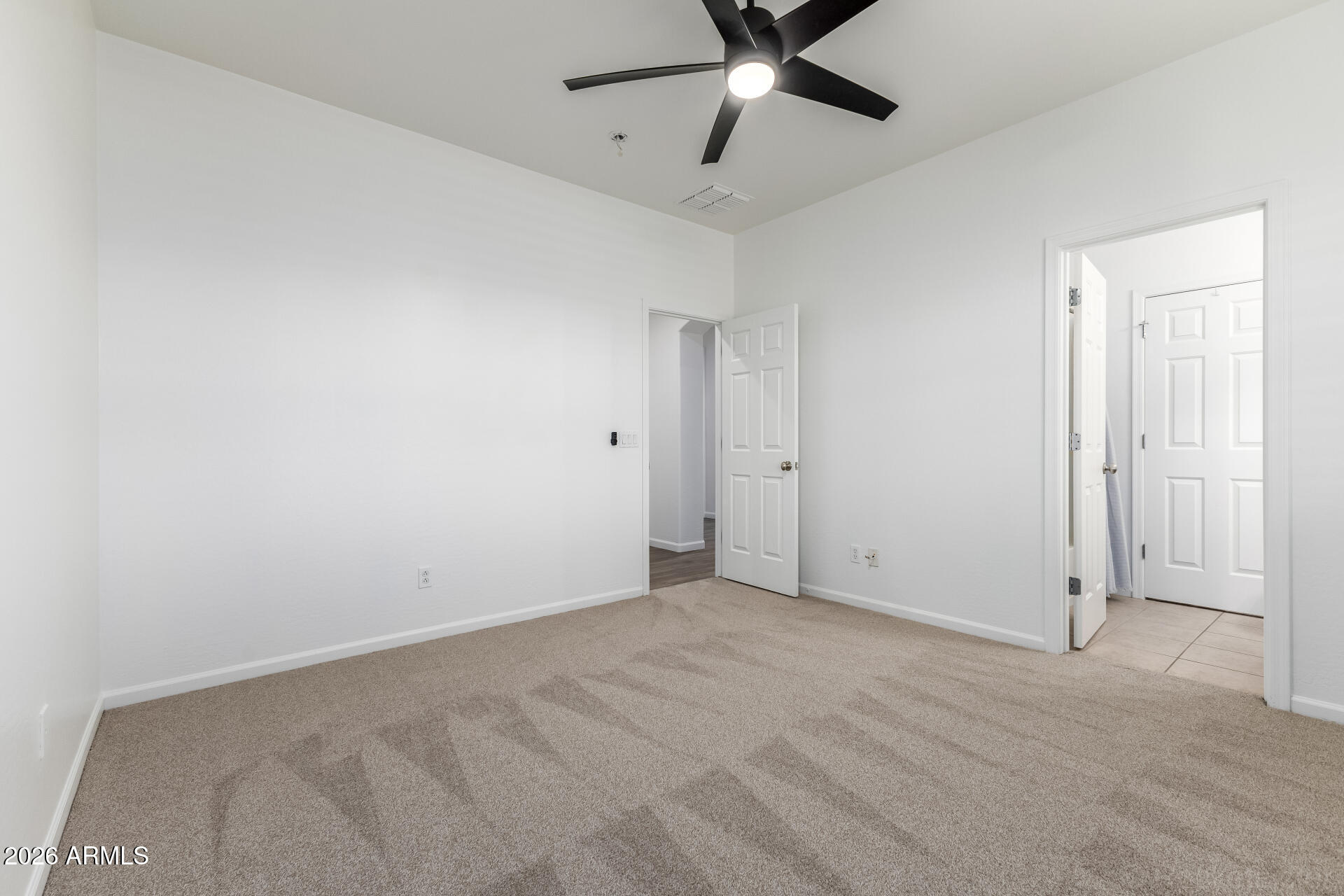 851 E DESERT INN Drive