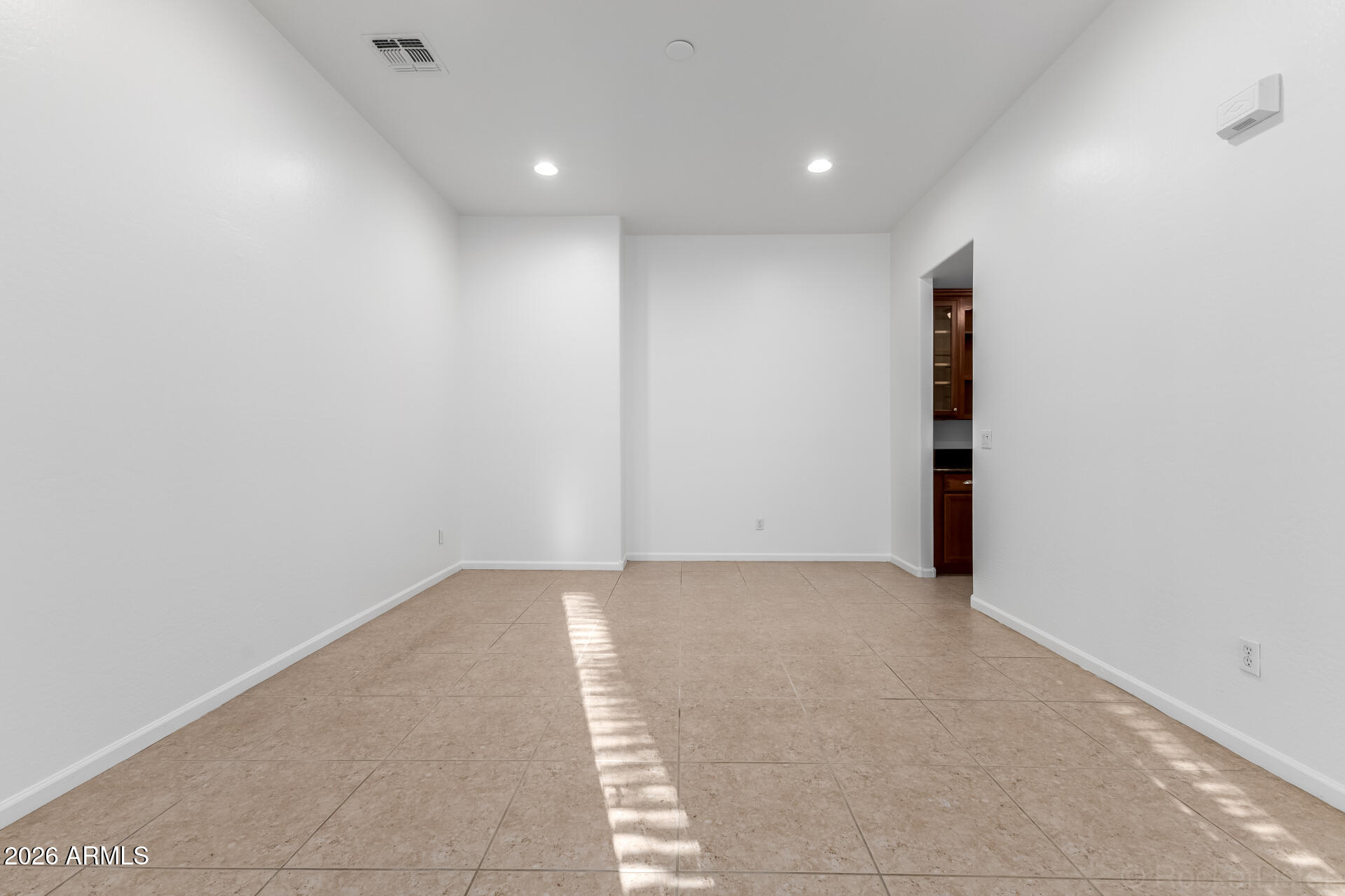 851 E DESERT INN Drive