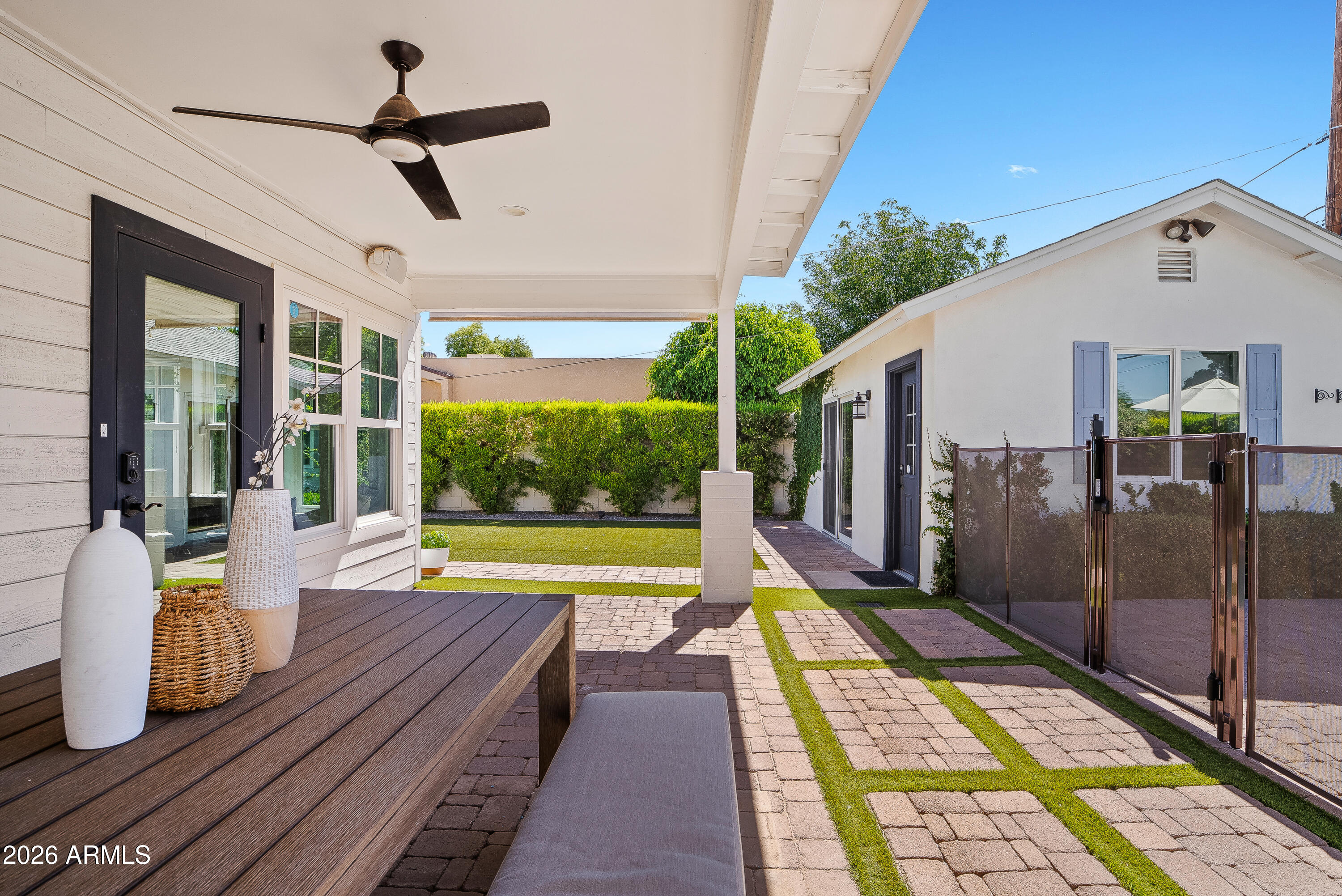 4923 E INDIANOLA Avenue
