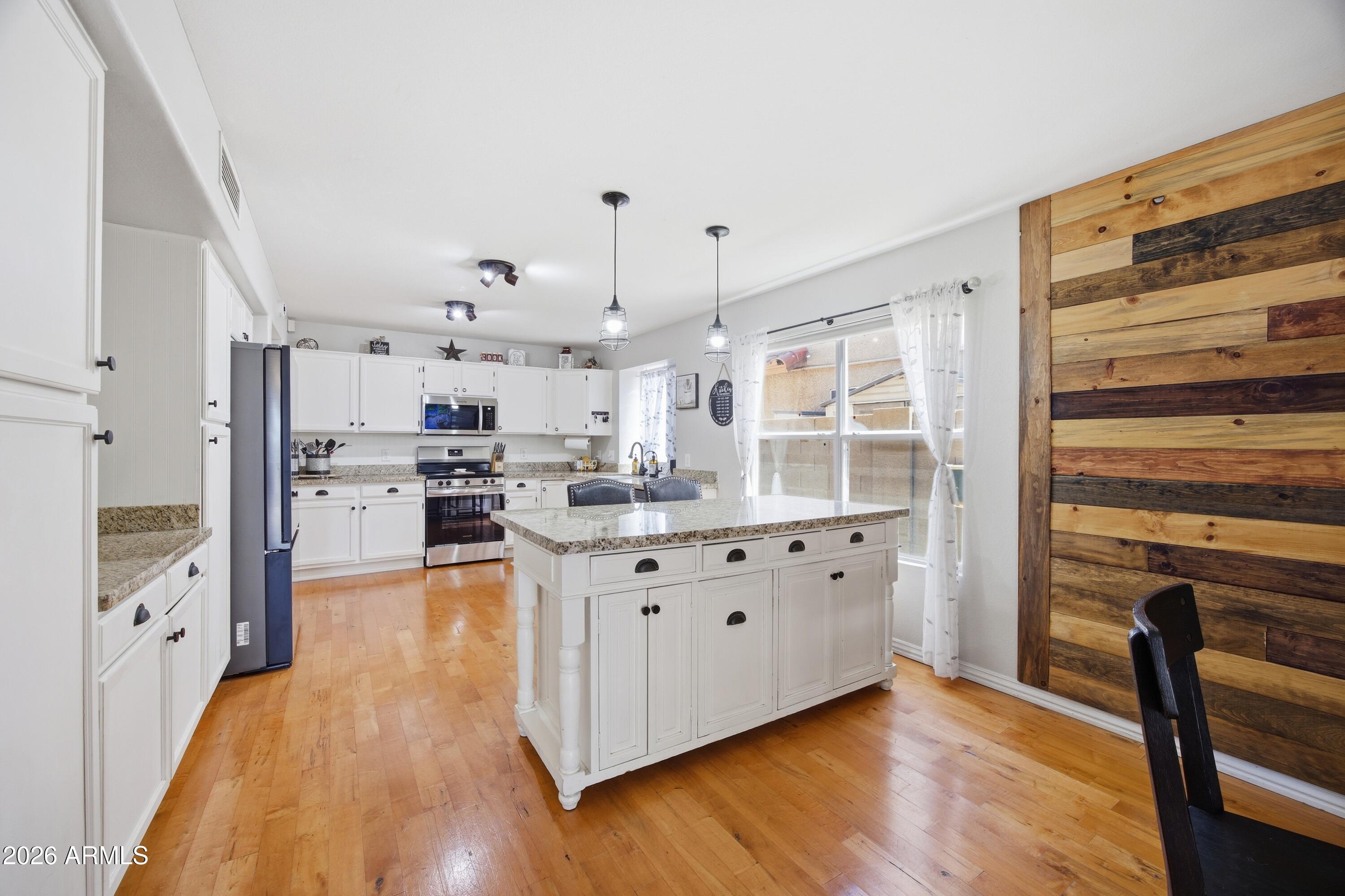 638 S SURFSIDE Drive