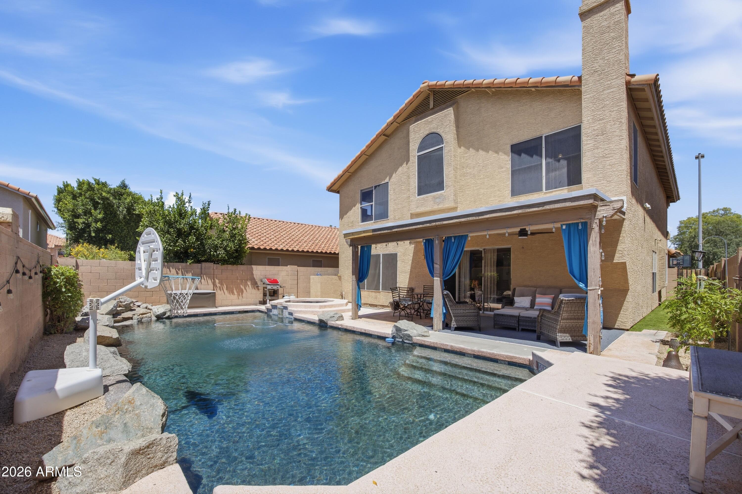 638 S SURFSIDE Drive