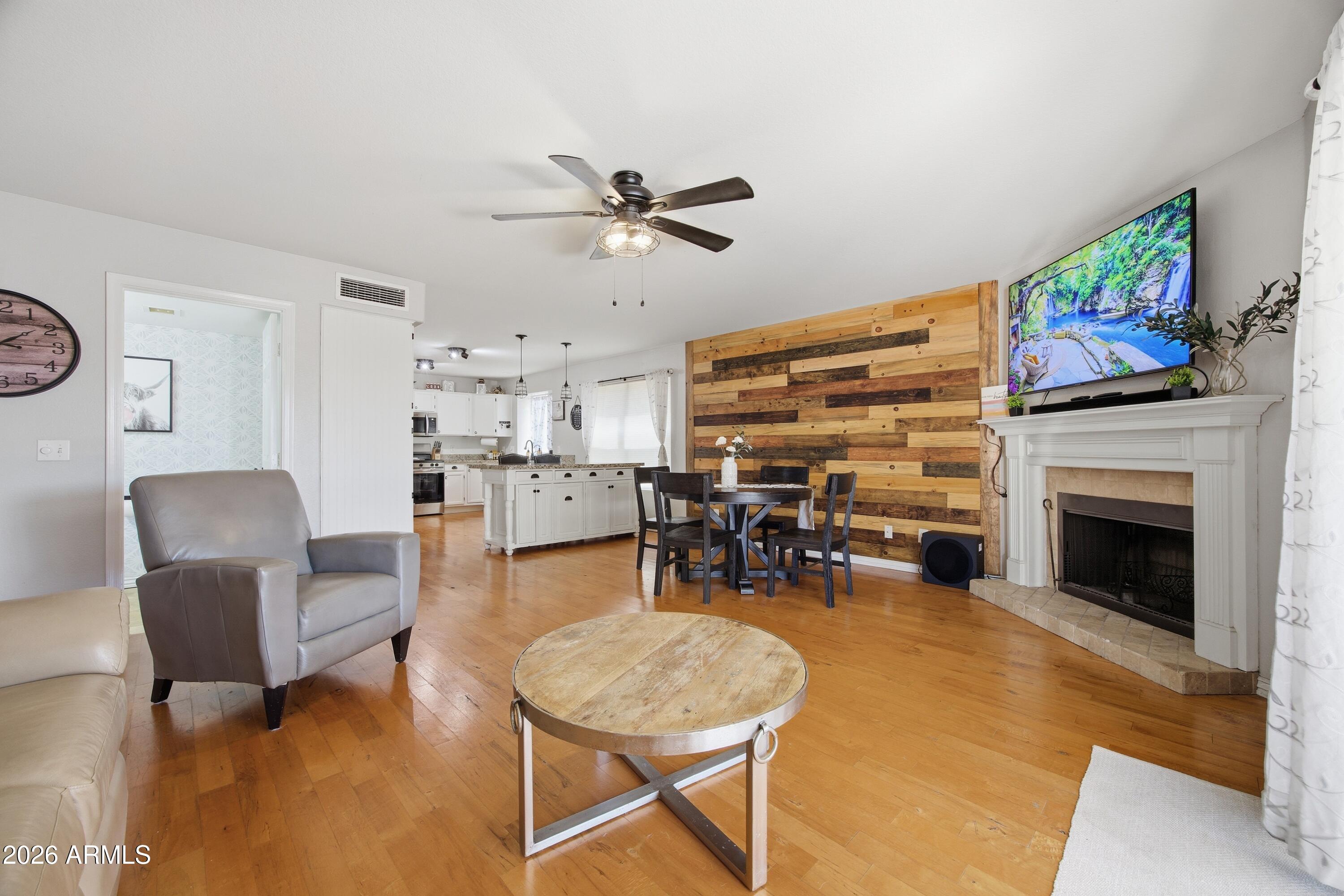 638 S SURFSIDE Drive