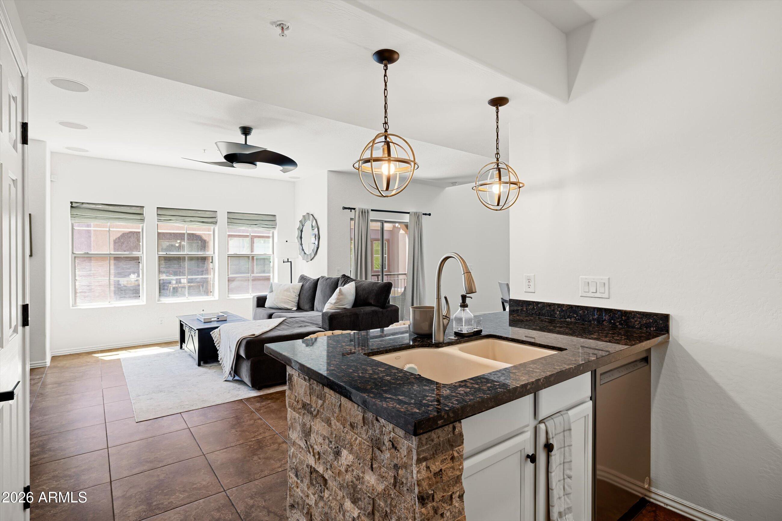 3935 E ROUGH RIDER Road 1252