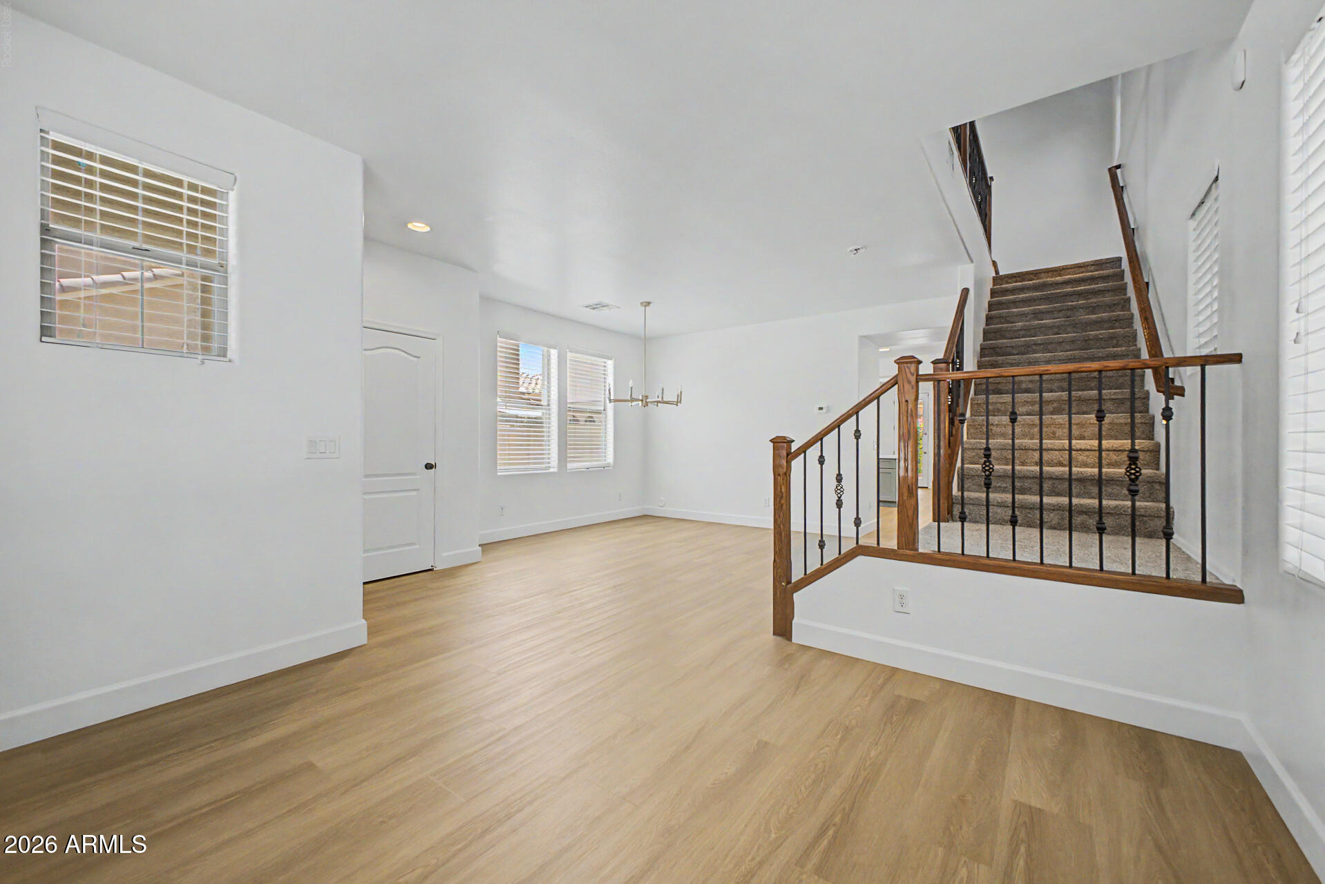 3317 E CARLA VISTA Drive