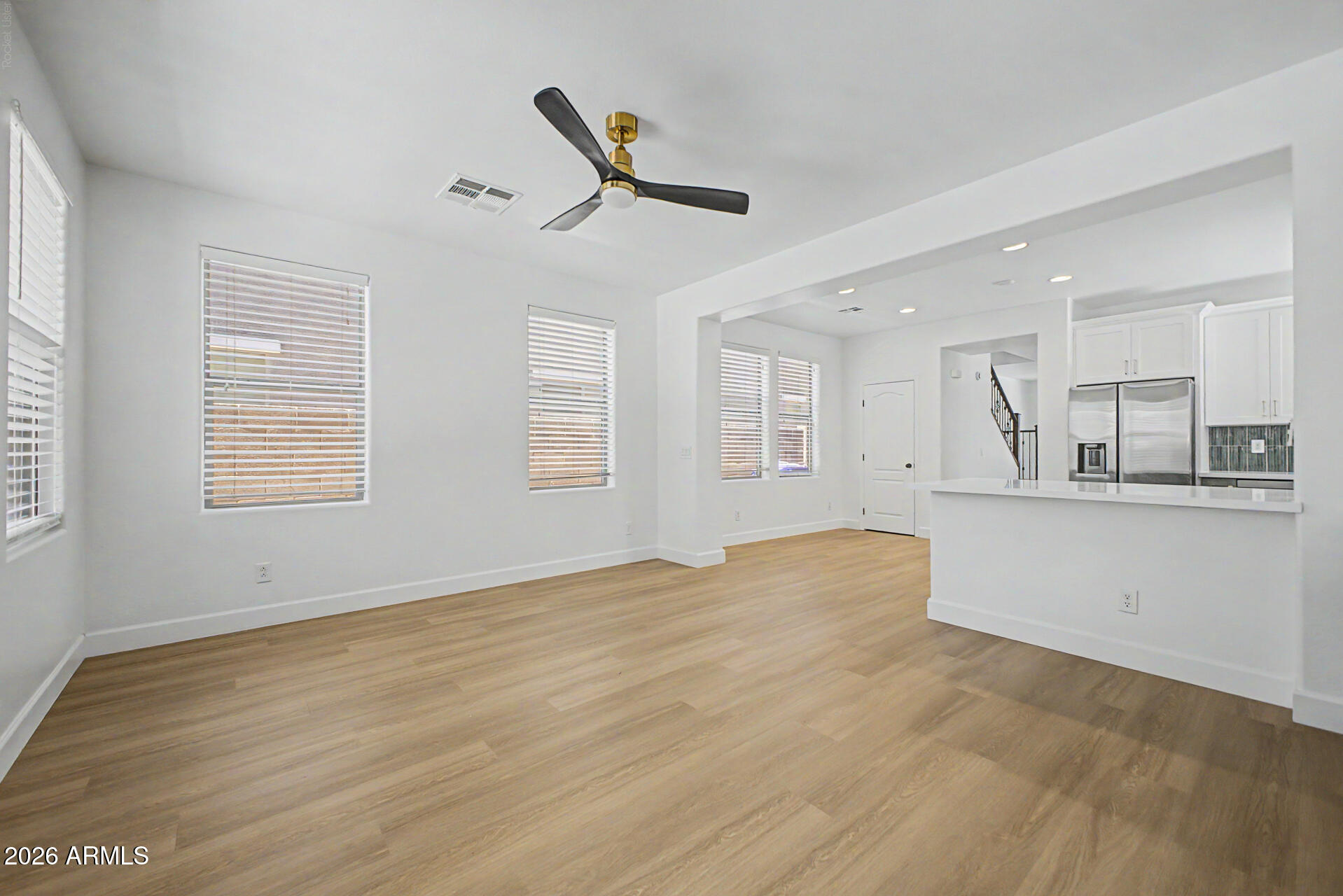 3317 E CARLA VISTA Drive