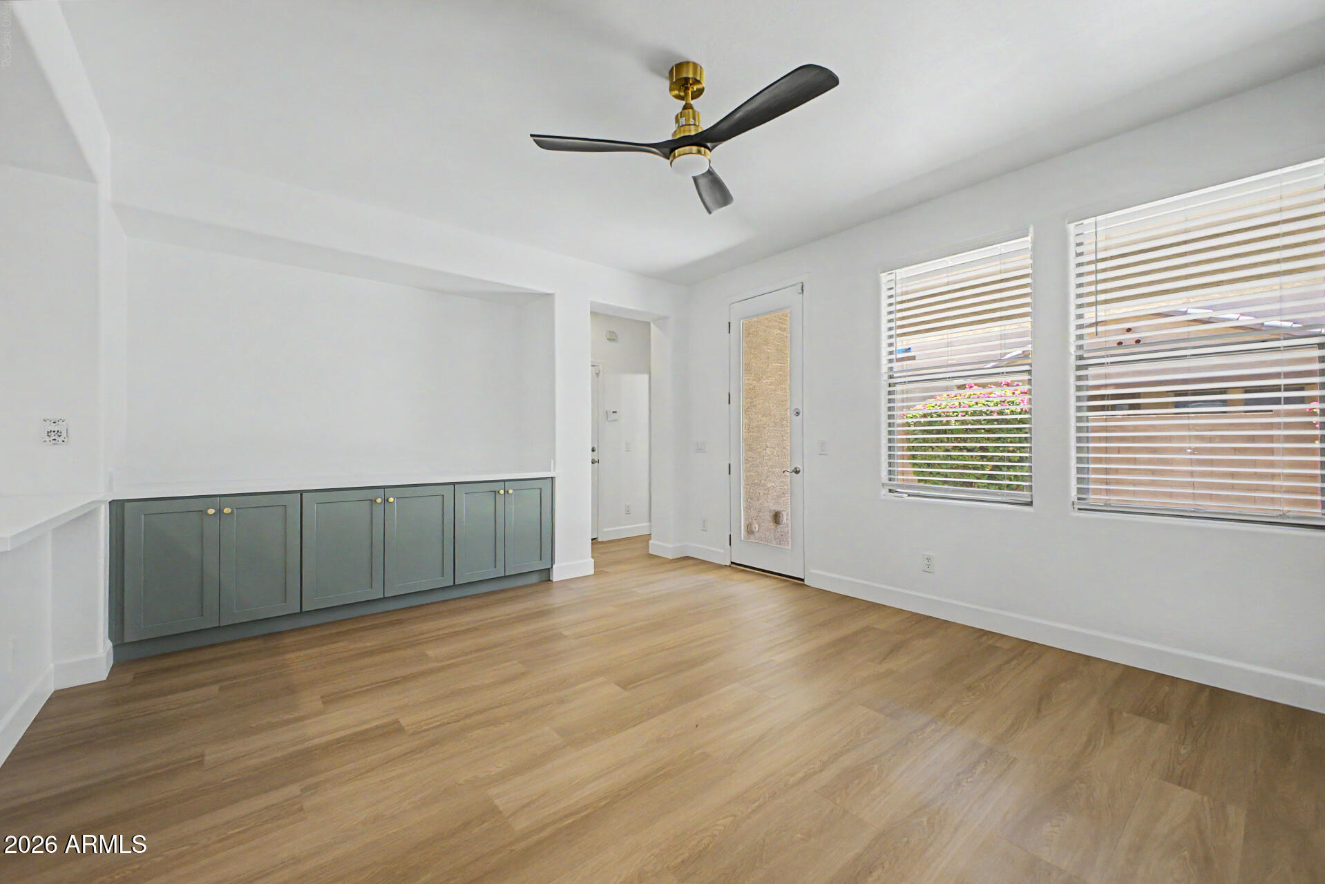 3317 E CARLA VISTA Drive
