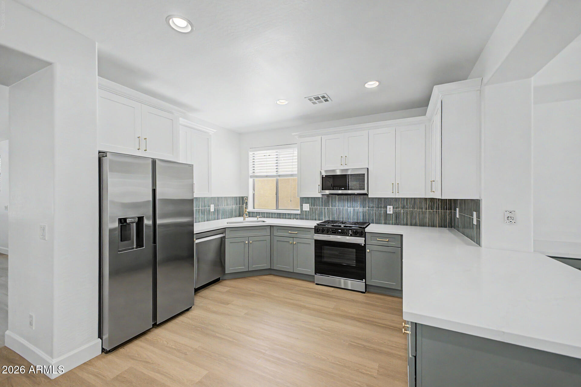 3317 E CARLA VISTA Drive