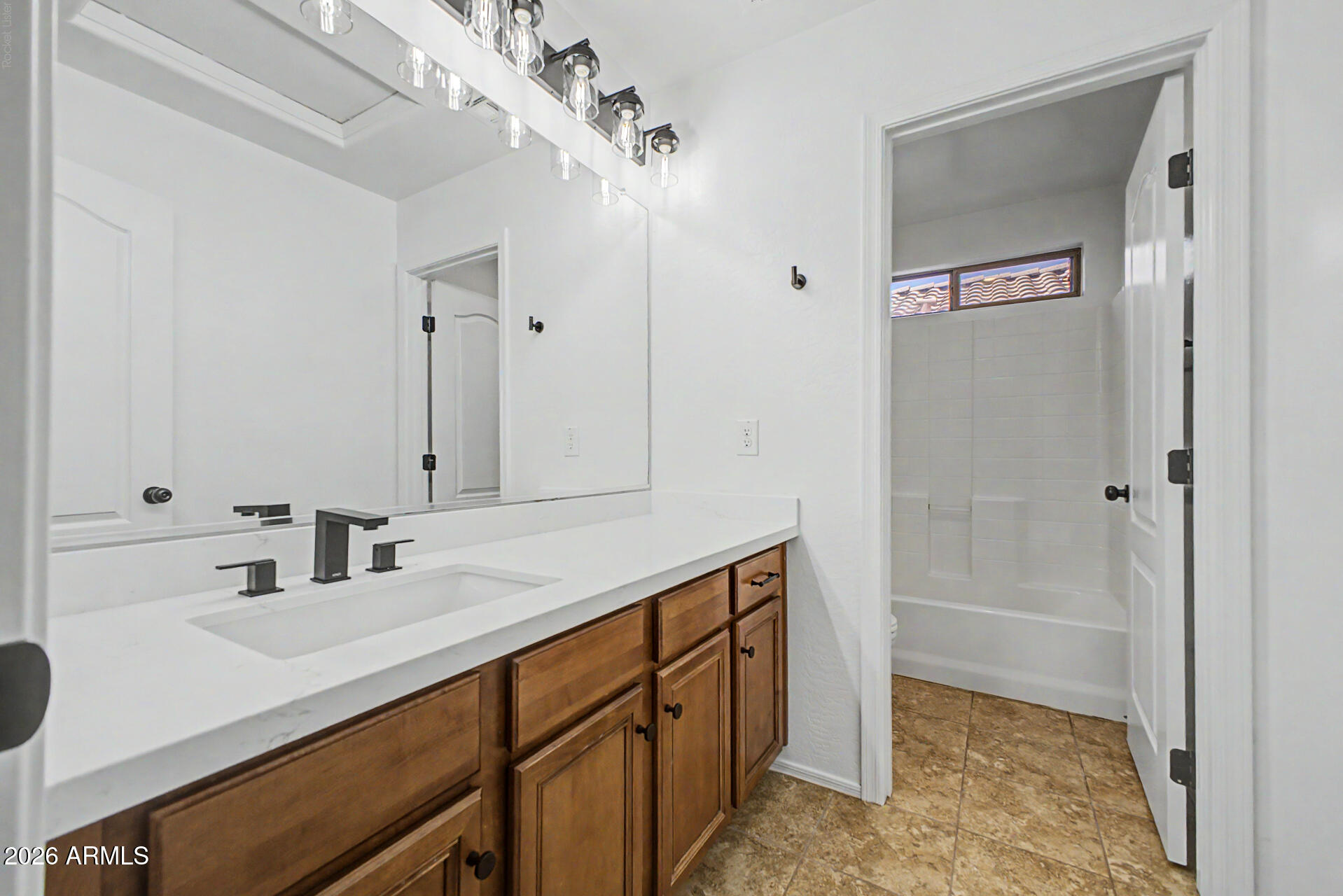 3317 E CARLA VISTA Drive
