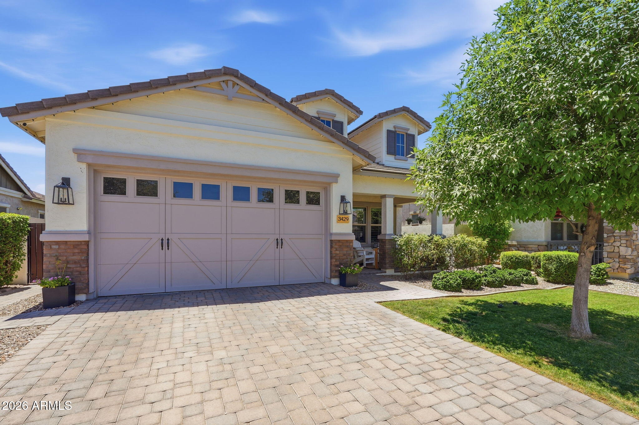 3429 E PINTO Drive