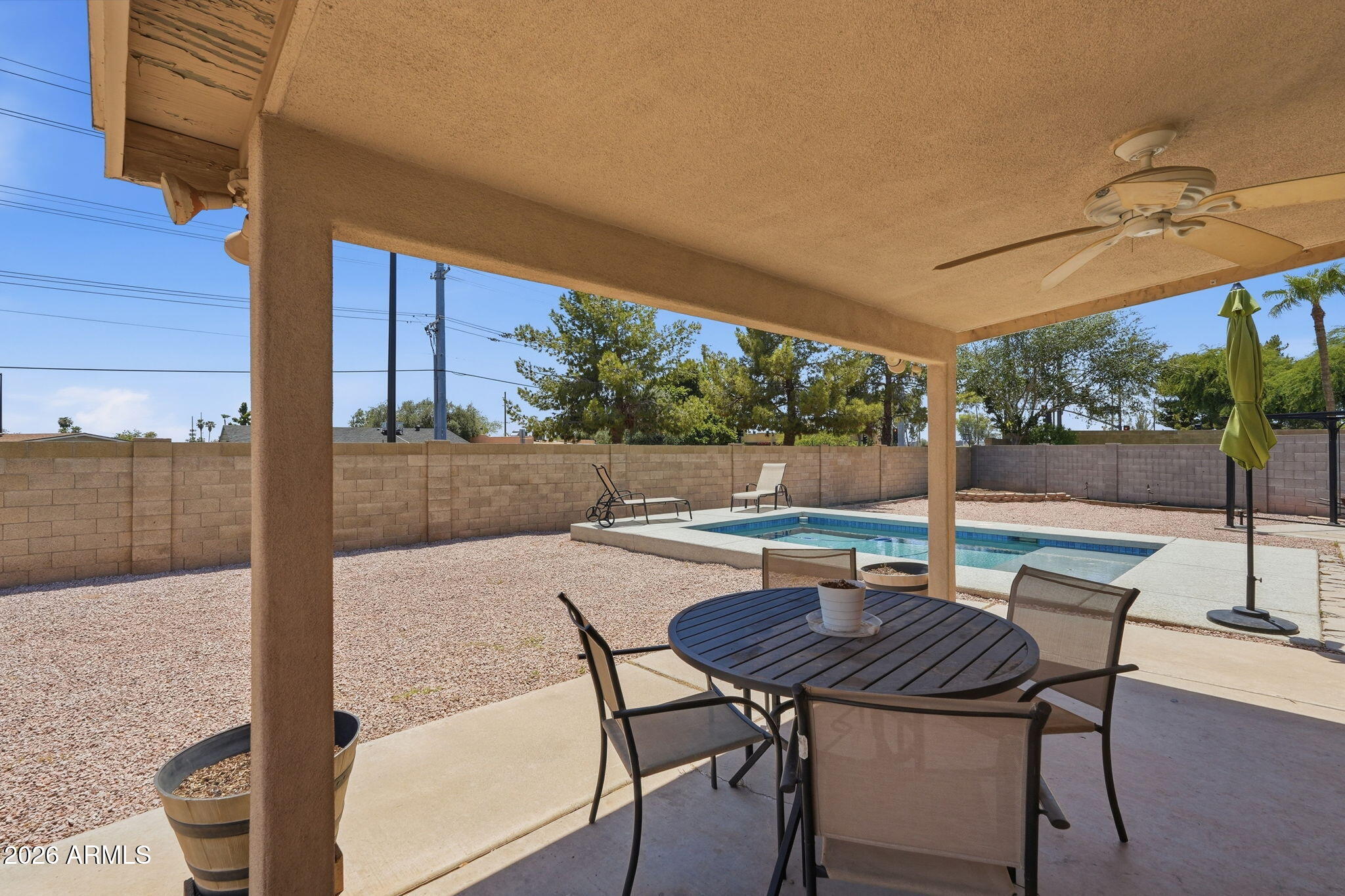 810 N PINE Court