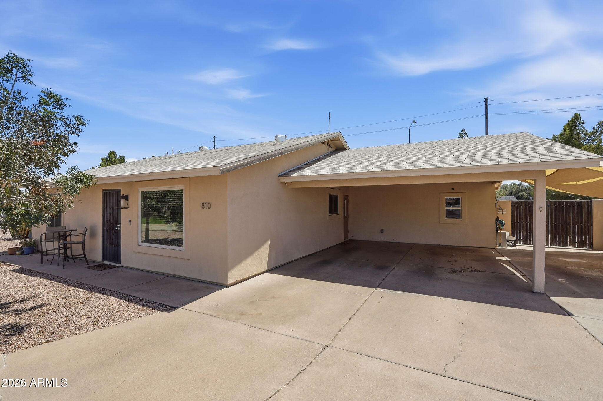 810 N PINE Court