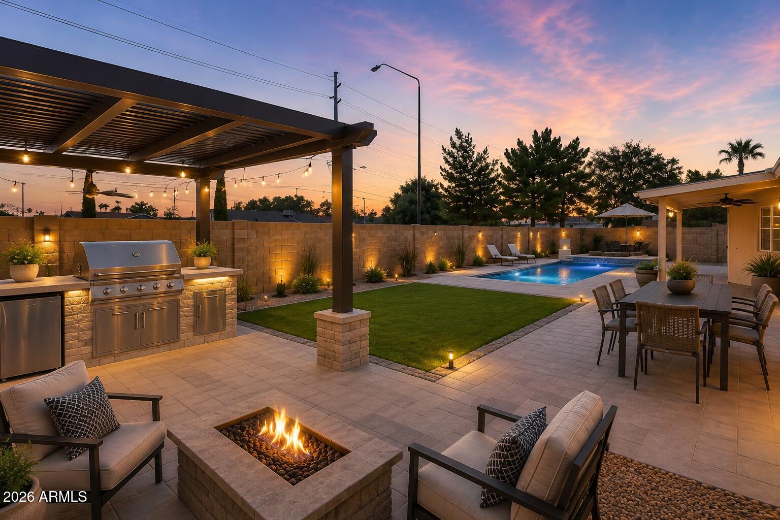 810 N PINE Court