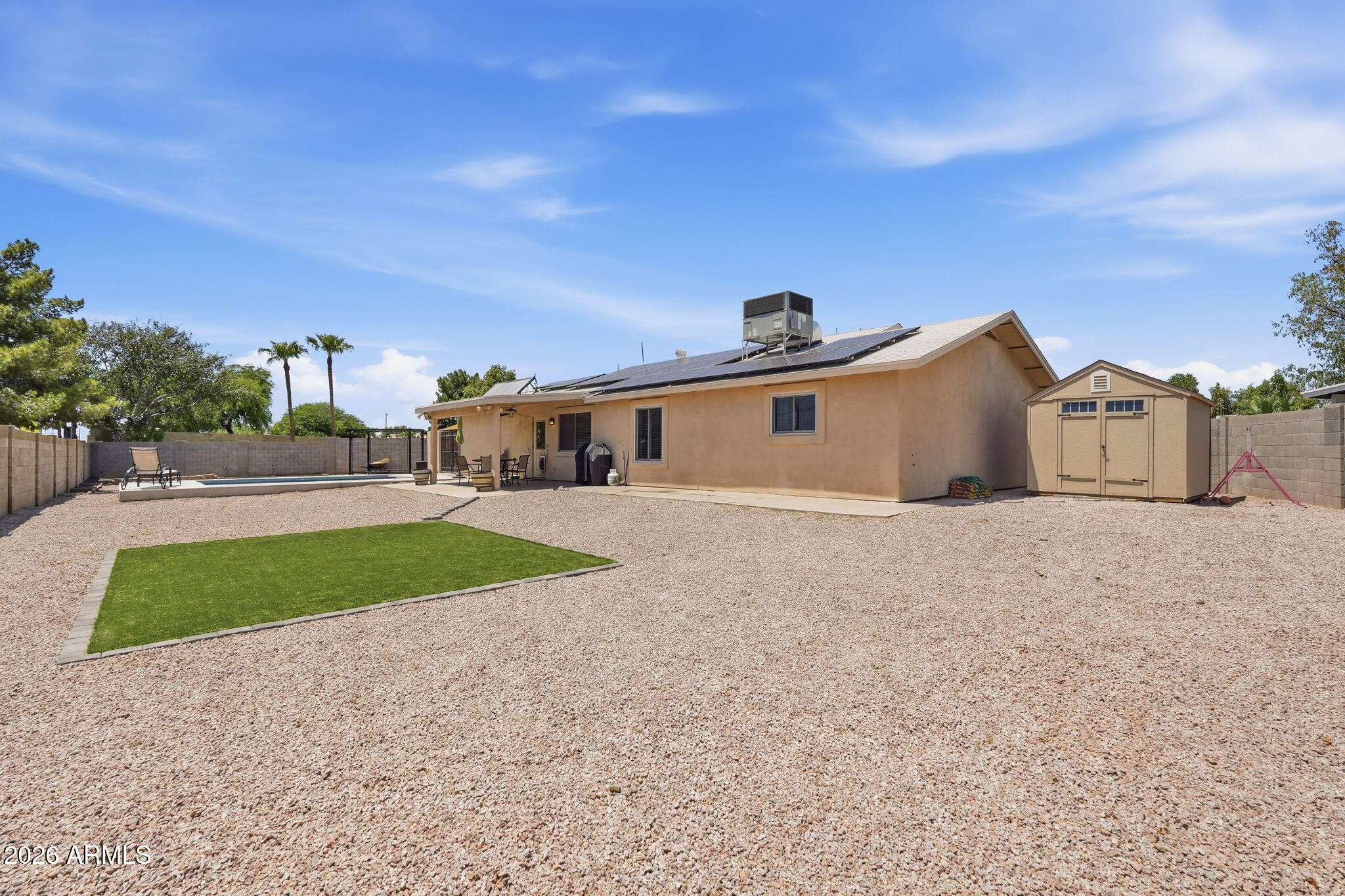 810 N PINE Court