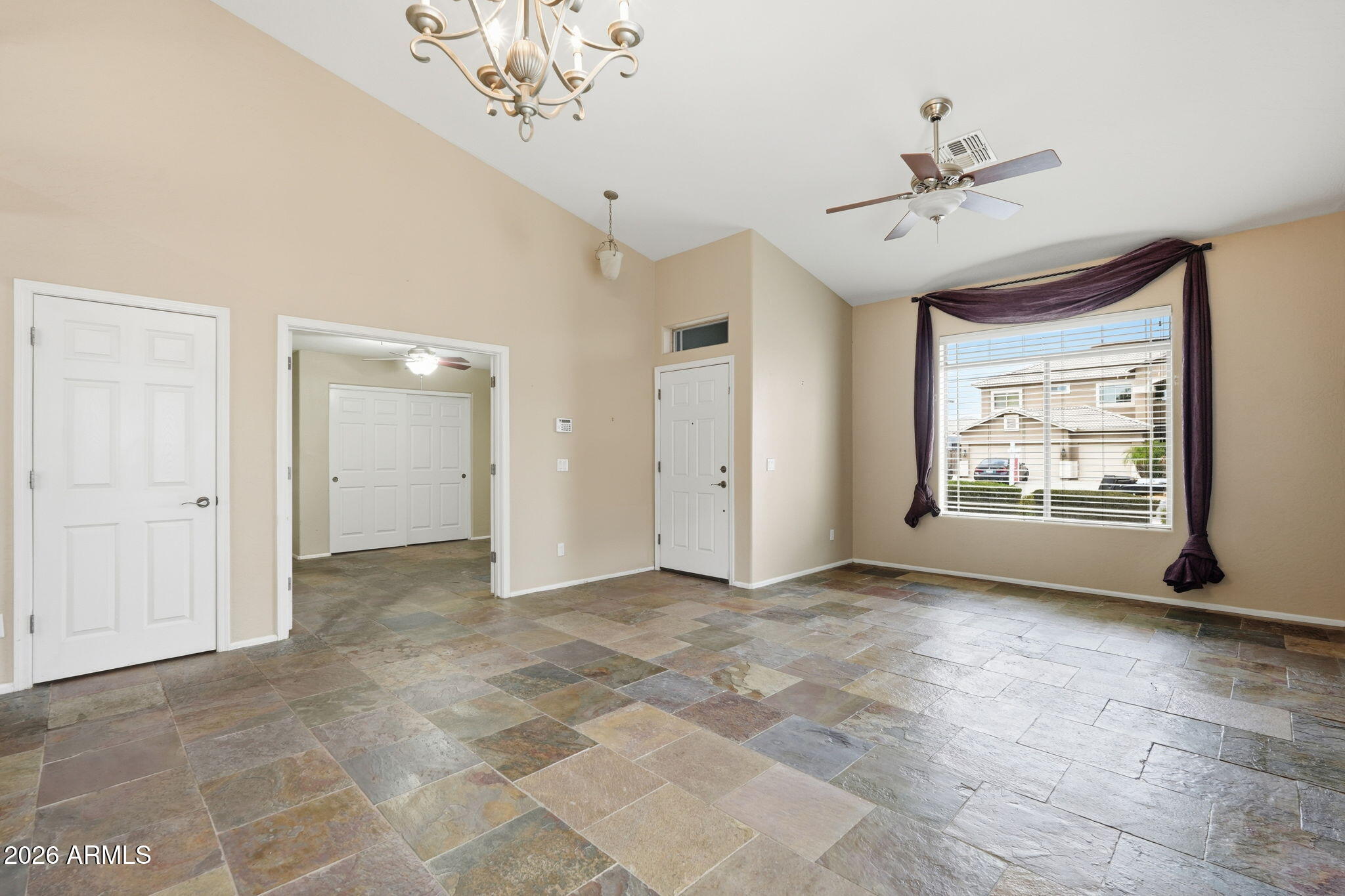 3562 E RED OAK Lane