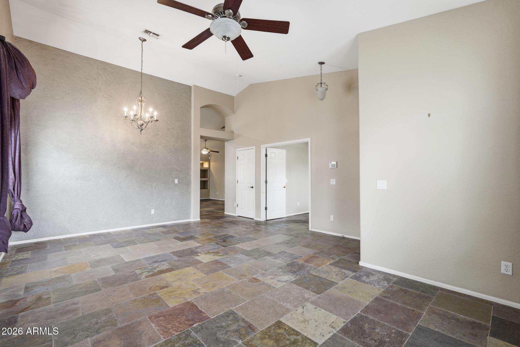 3562 E RED OAK Lane
