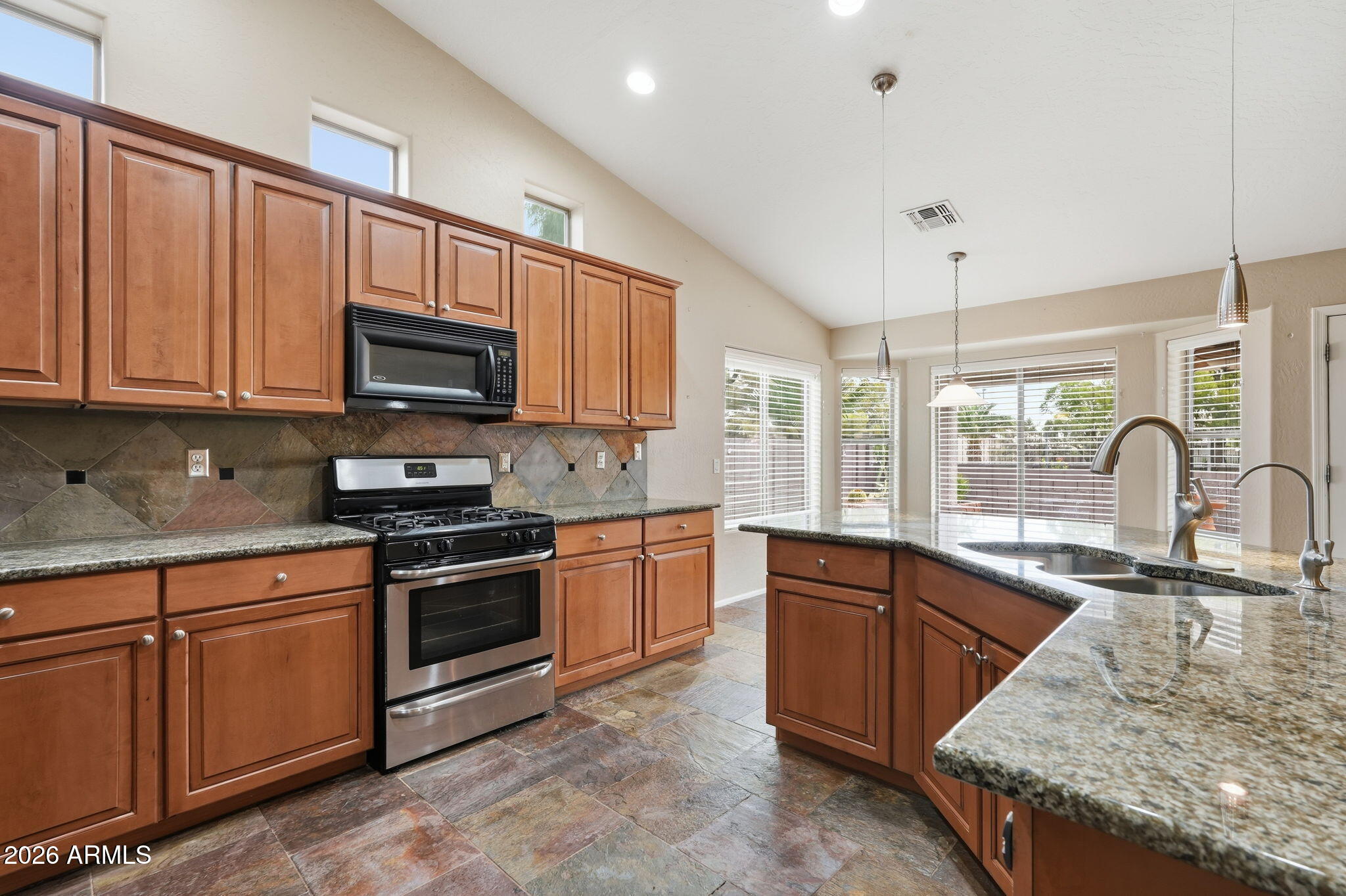 3562 E RED OAK Lane
