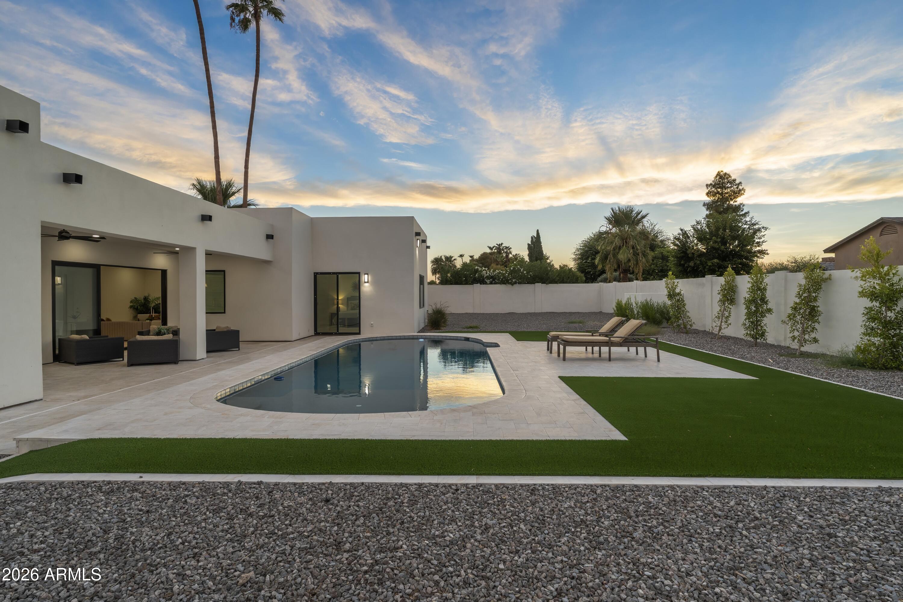 5540 E DAHLIA Drive