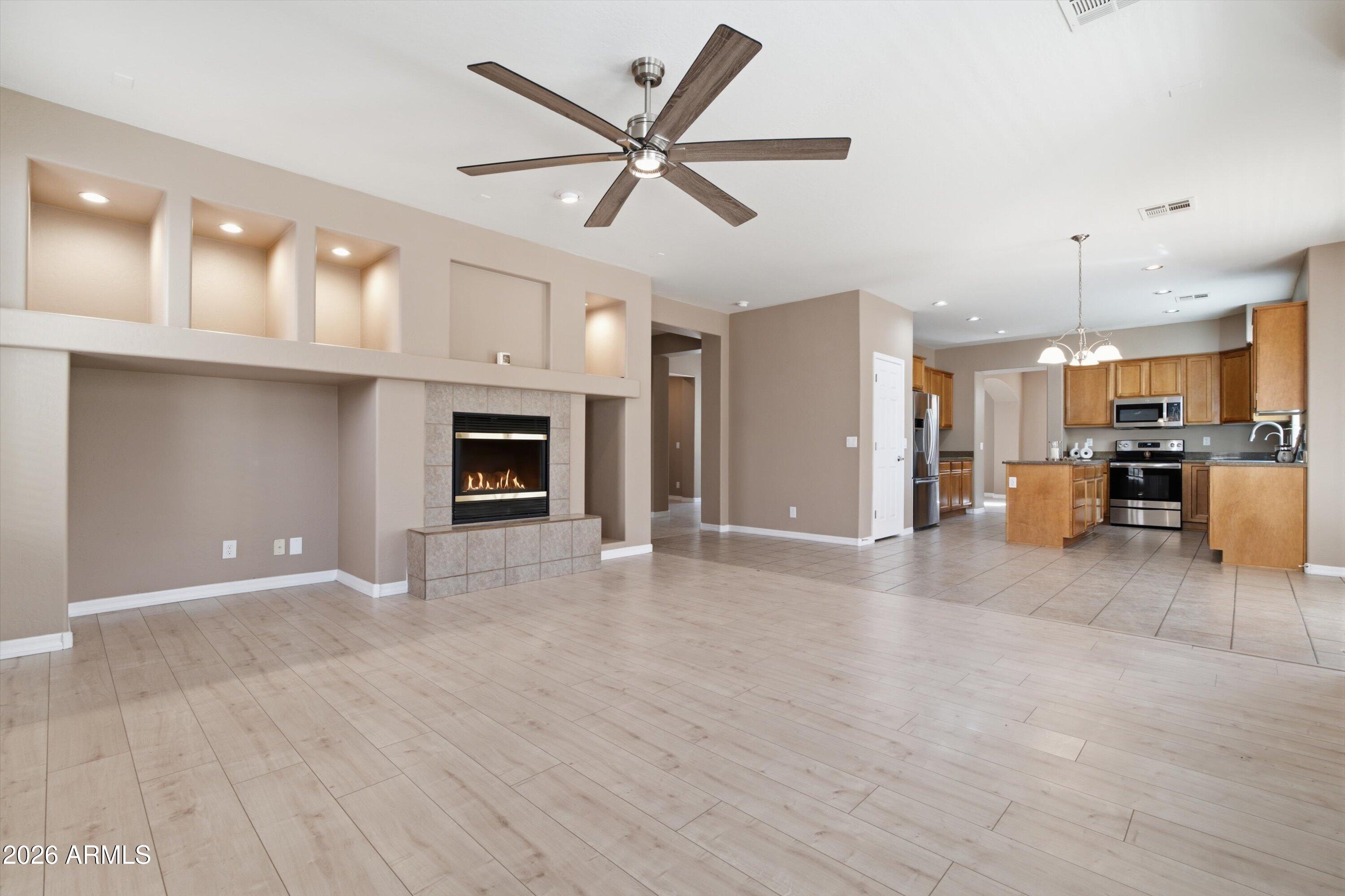 3097 E RAVEN Court