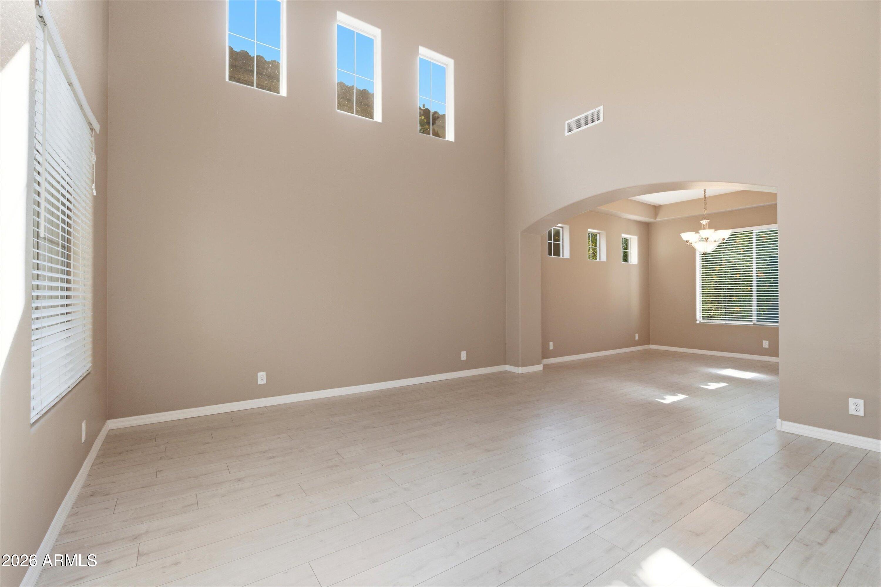 3097 E RAVEN Court
