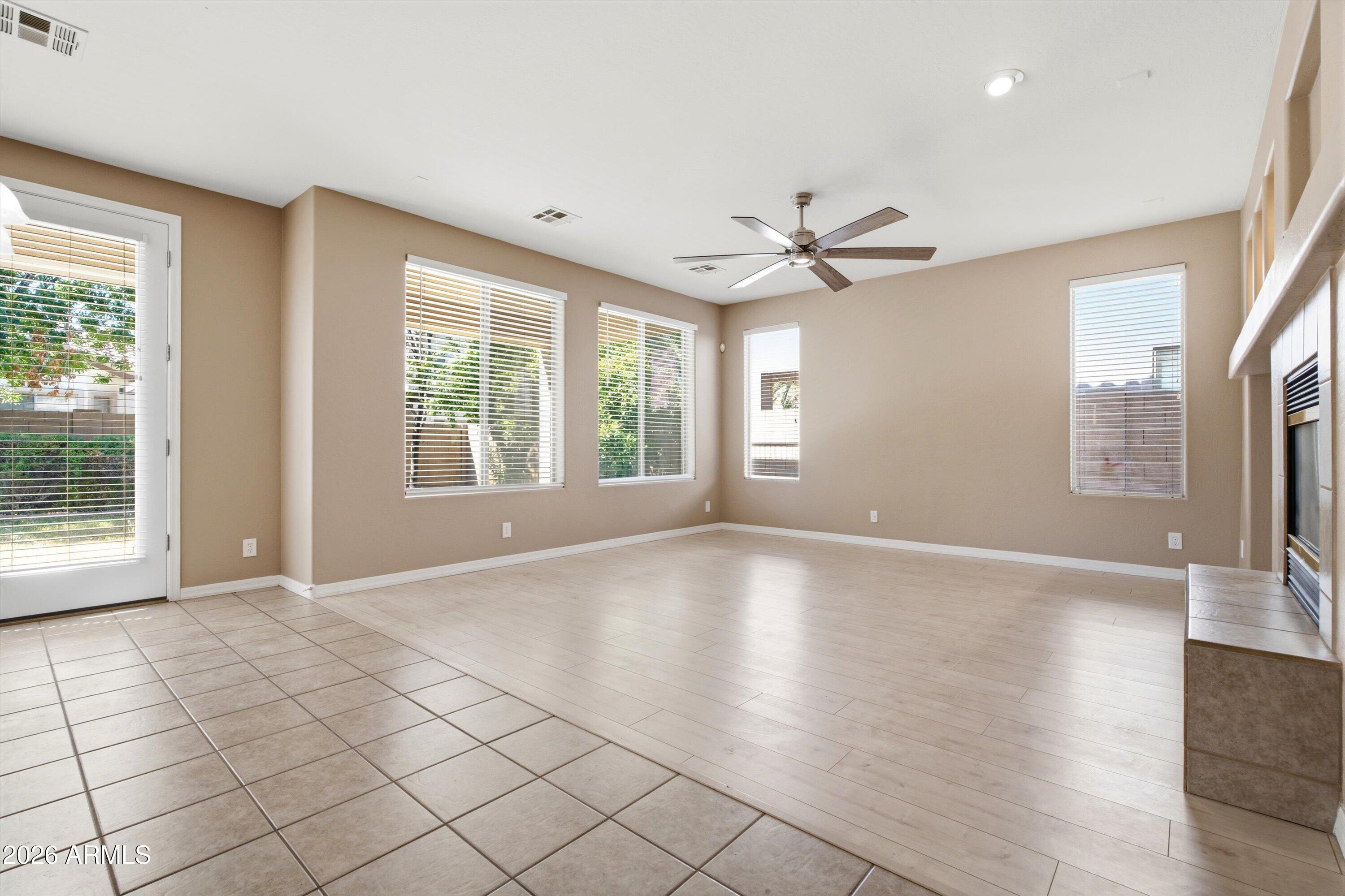 3097 E RAVEN Court