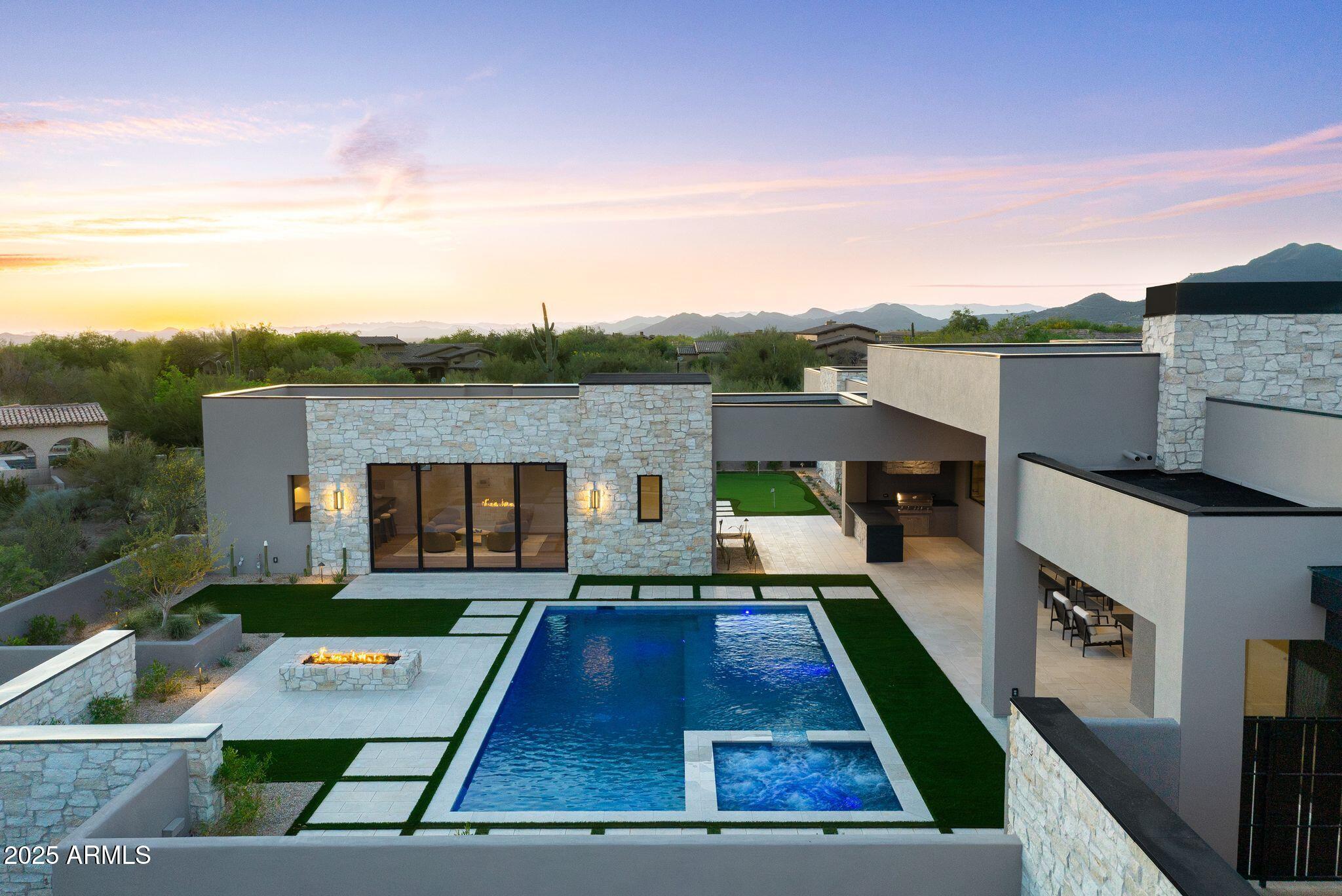 7498 E WHISPER ROCK Trail