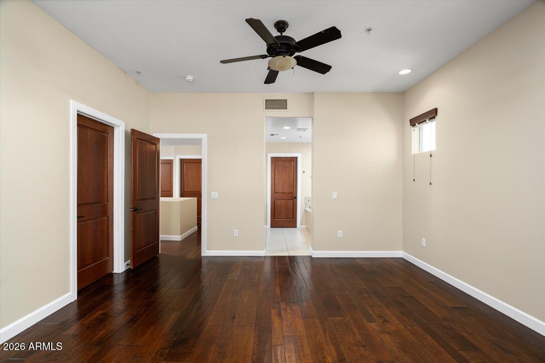 4931 N WOODMERE FAIRWAY 1005