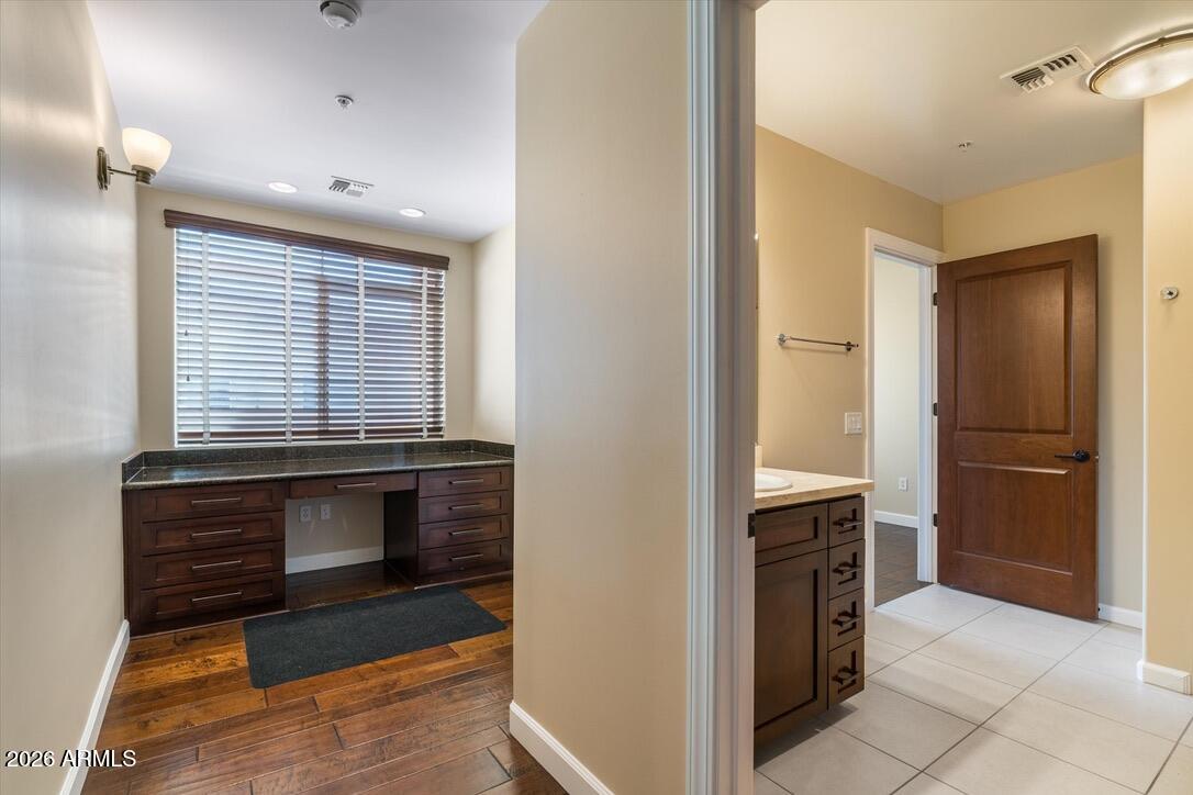 4931 N WOODMERE FAIRWAY 1005