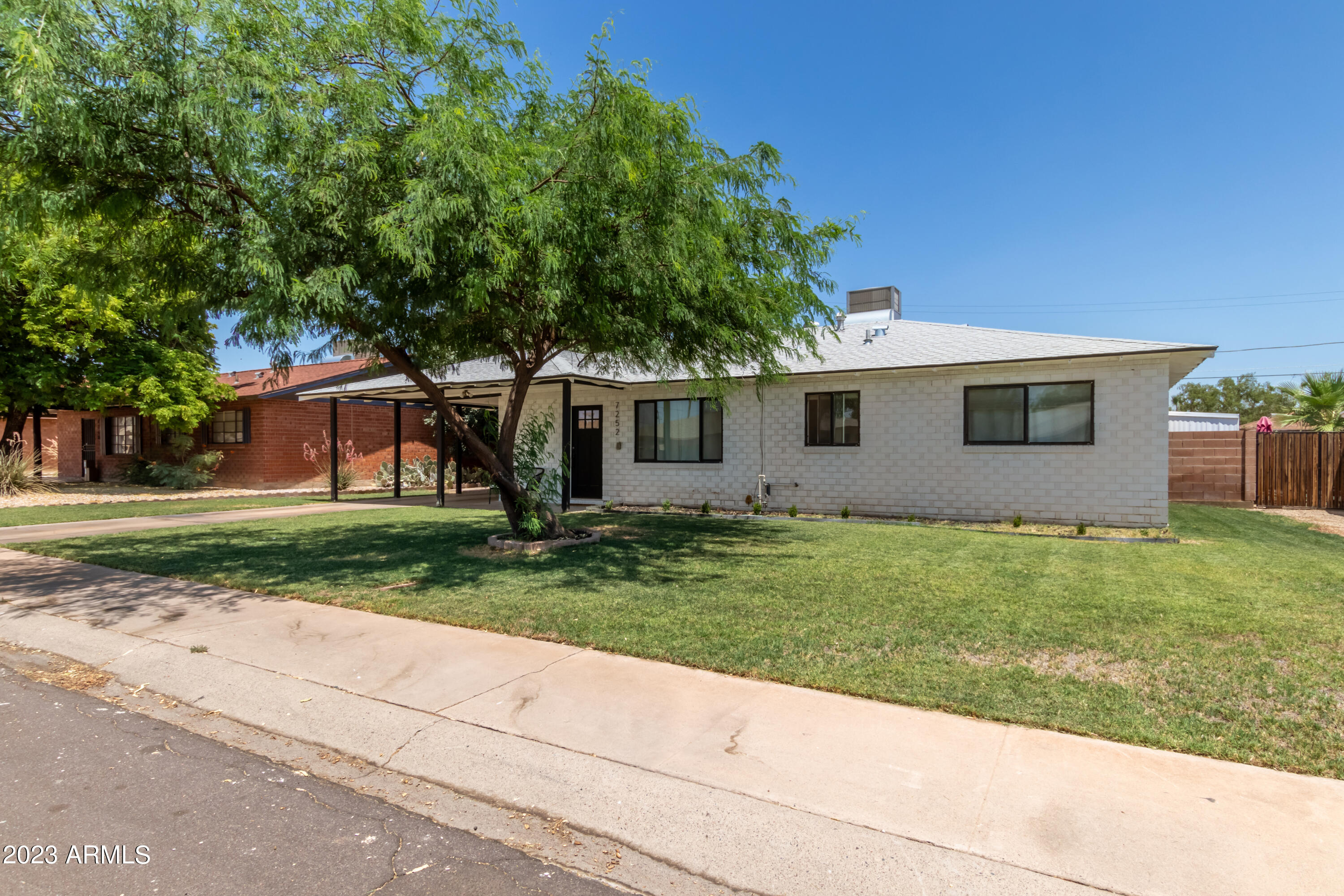 7252 E GRANADA Road