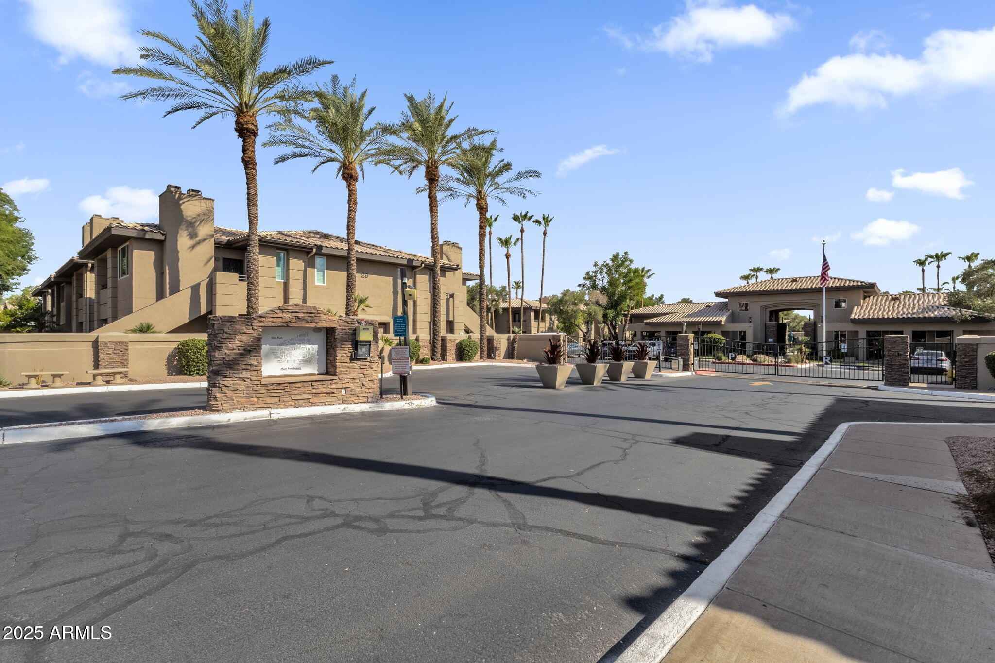 7009 E ACOMA Drive 1081