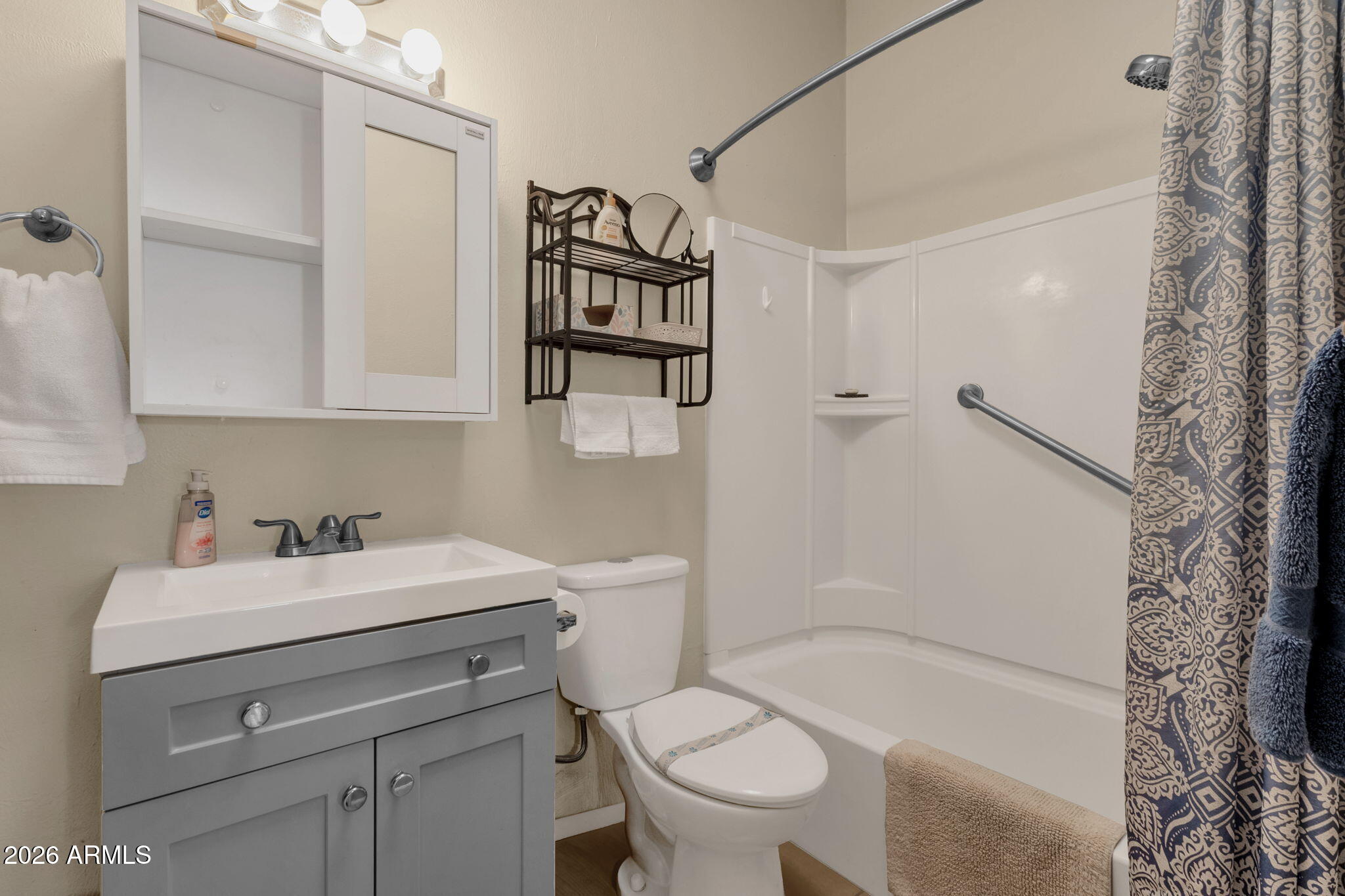 3202 N 67TH Place