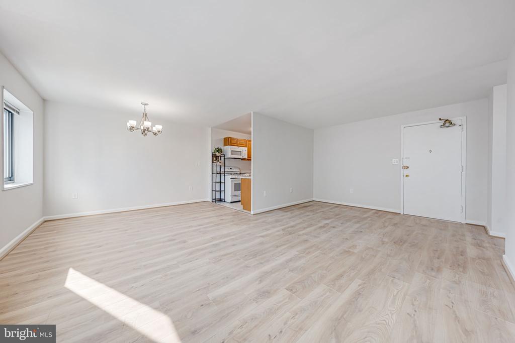 1200 S ARLINGTON RIDGE ROAD Unit: 714