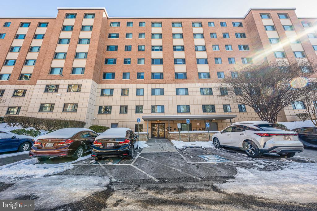 1200 S ARLINGTON RIDGE ROAD Unit: 714