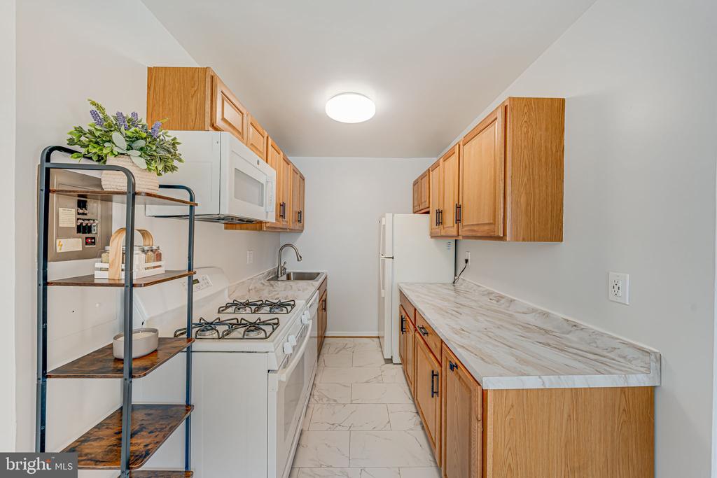 1200 S ARLINGTON RIDGE ROAD Unit: 714