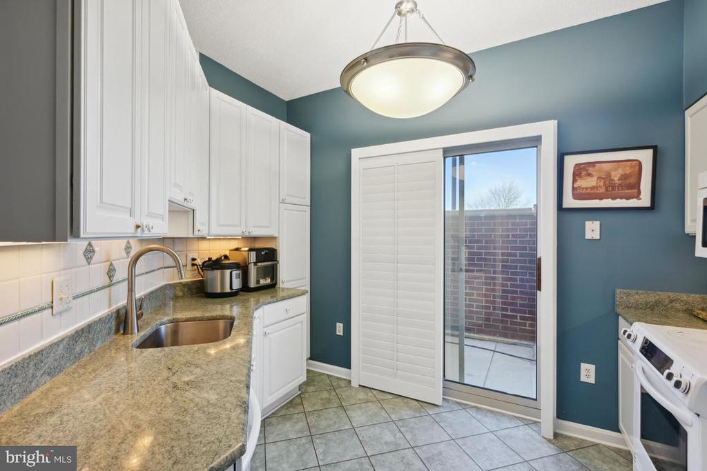 2151 JAMIESON AVENUE Unit: 402