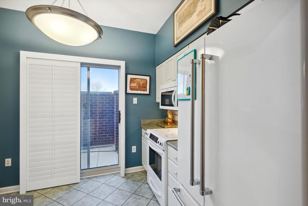 2151 JAMIESON AVENUE Unit: 402
