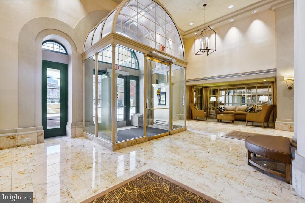 2151 JAMIESON AVENUE Unit: 402
