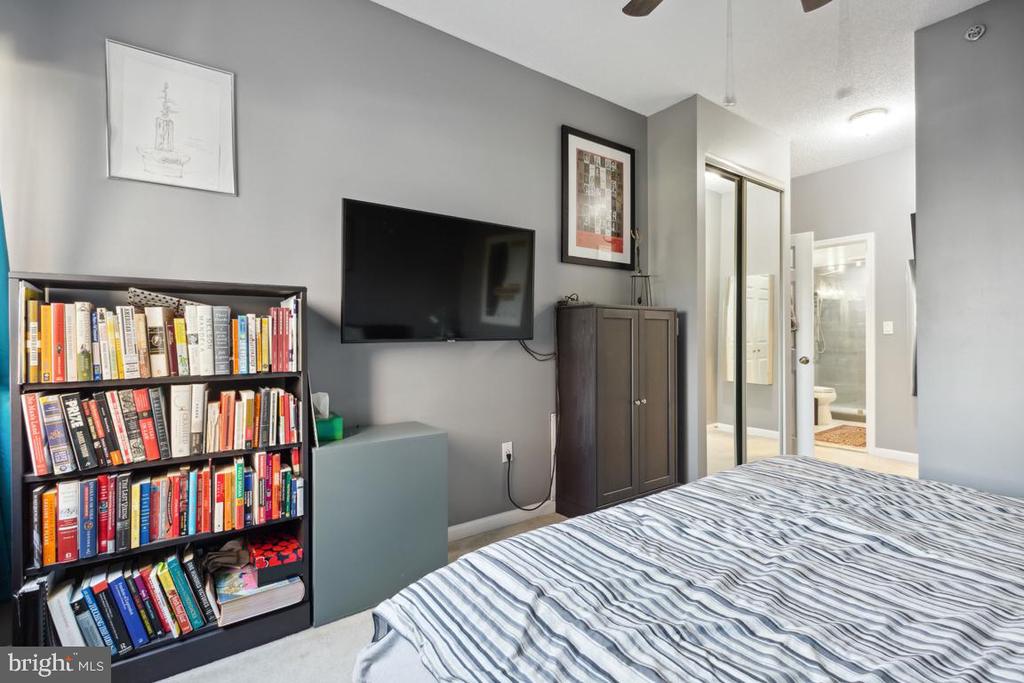 2151 JAMIESON AVENUE Unit: 402