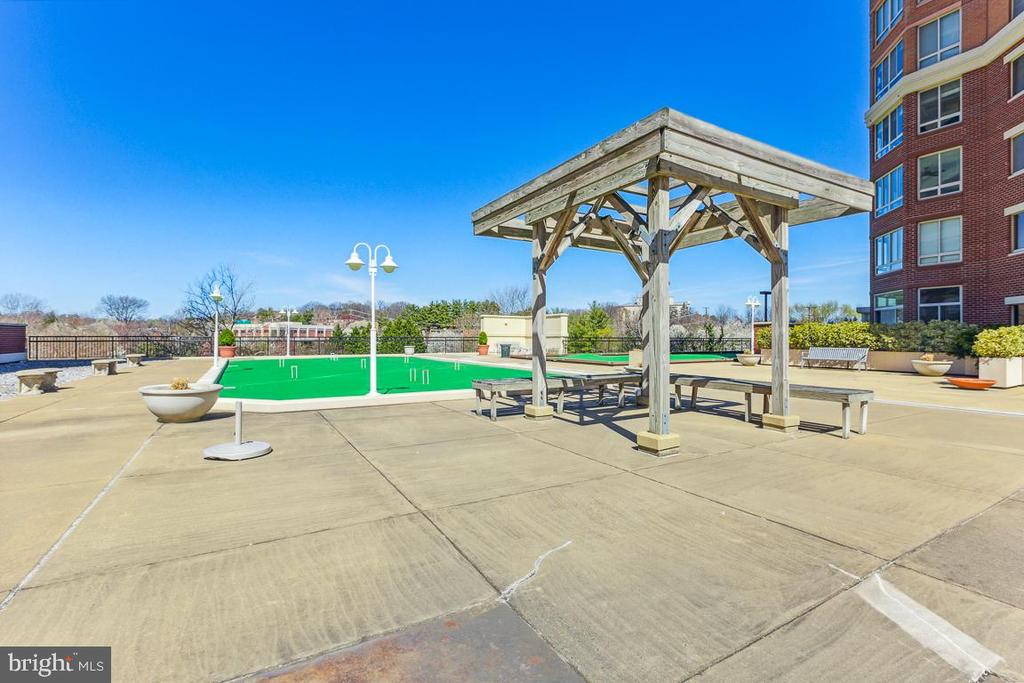 2151 JAMIESON AVENUE Unit: 402